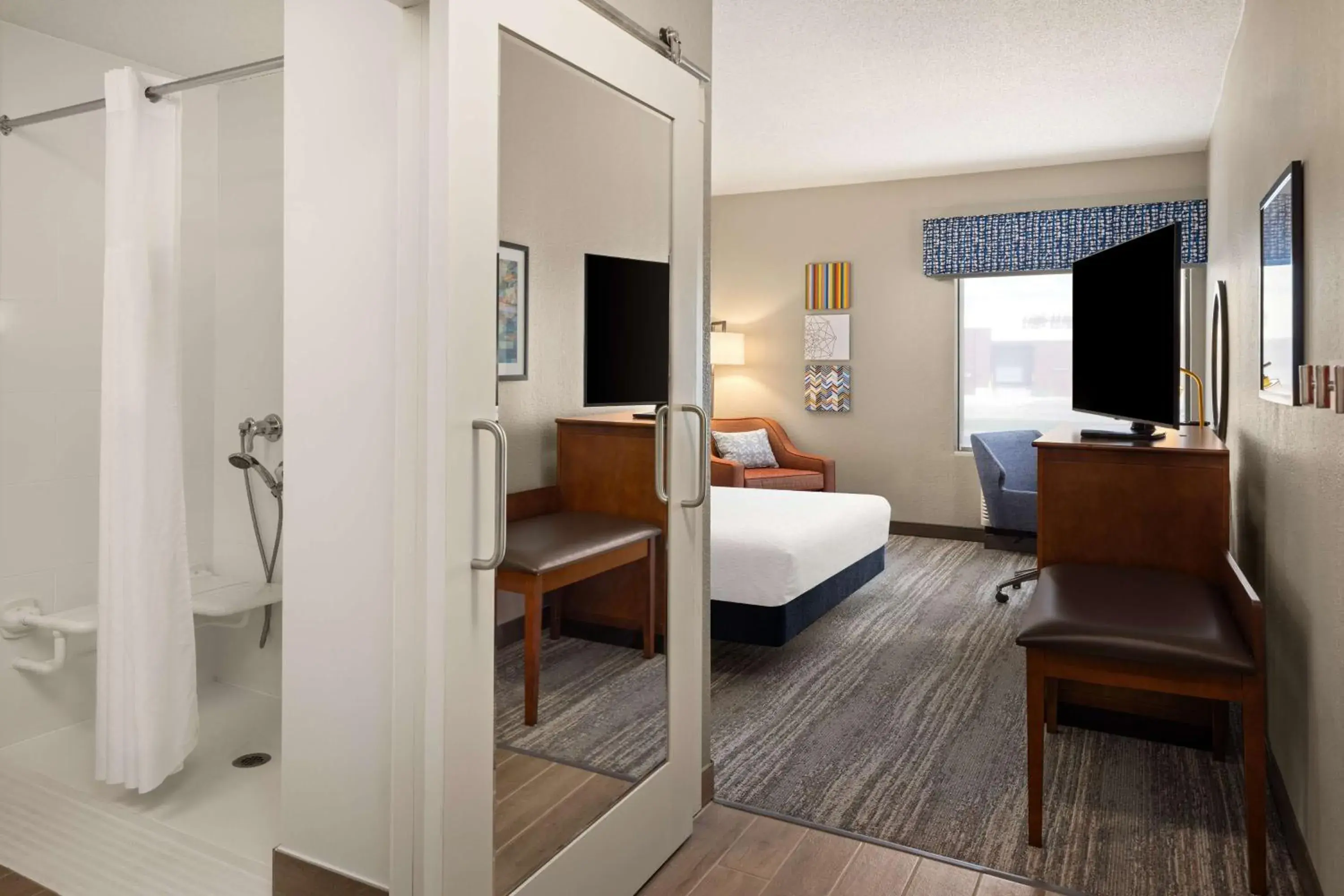 King Room with Roll-In Shower - Mobility Access/Non-Smoking in Hampton Inn Minneapolis Northwest Maple Grove King Room with Roll-In Shower - Mobility Access/Non-Smoking in Hampton Inn Minneapolis Northwest Maple Grove