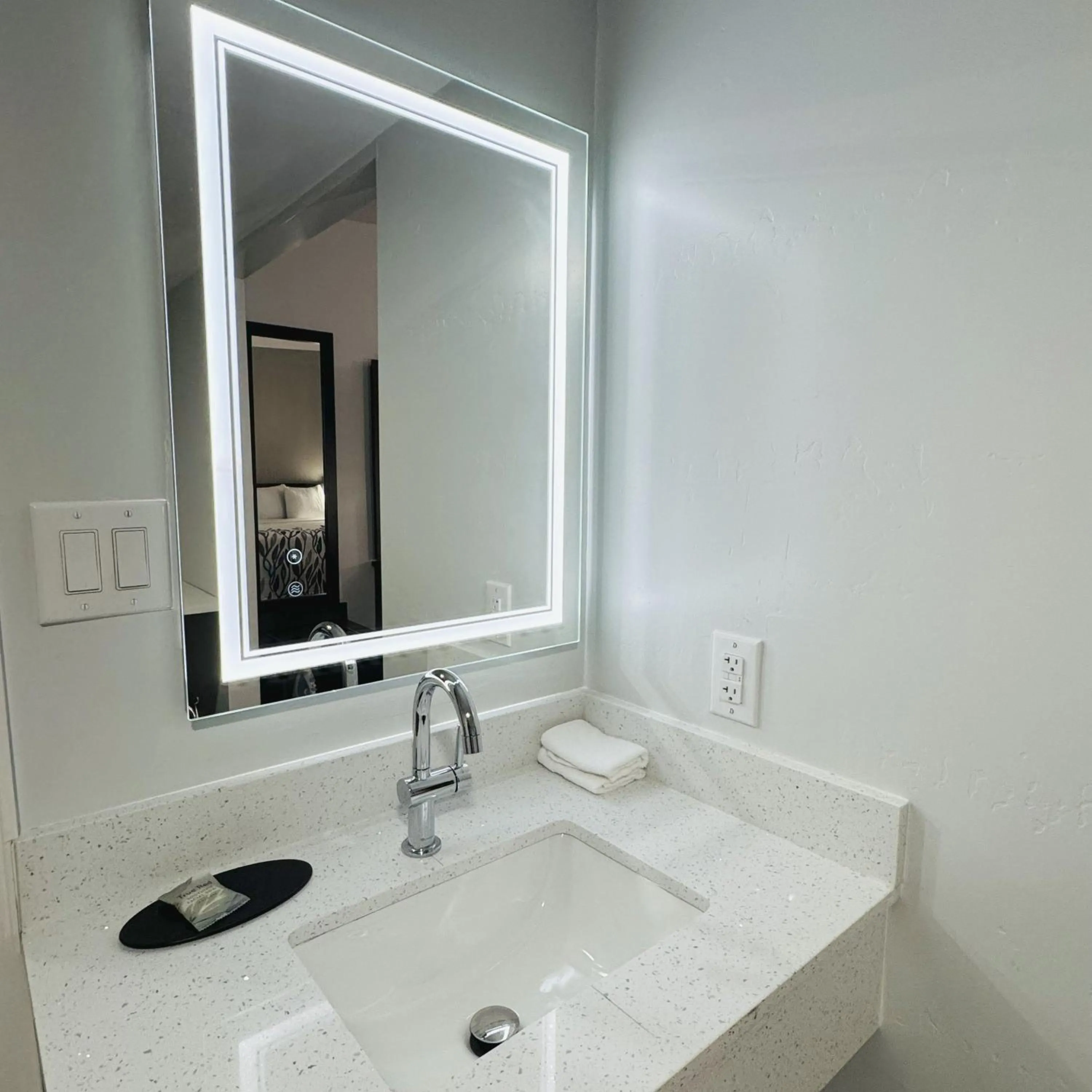 Bathroom in Red Roof Inn Miami, AZ