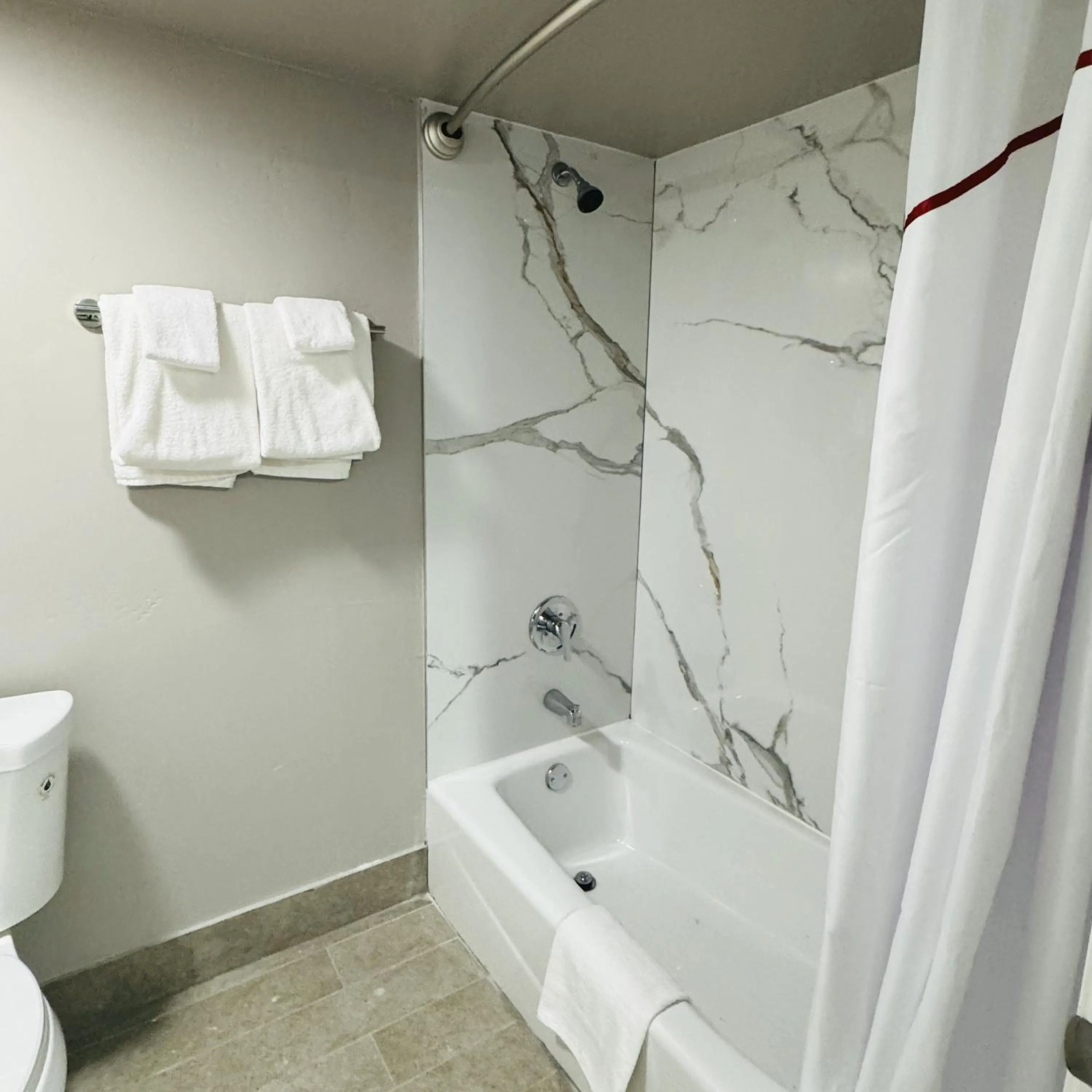 Bathroom in Red Roof Inn Miami, AZ