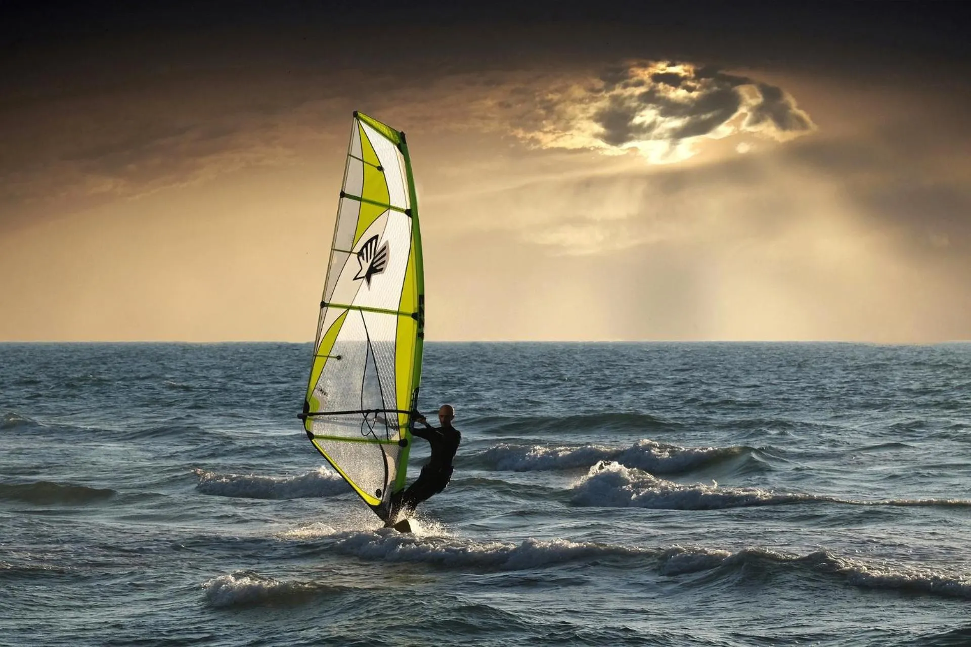 Windsurfing in Villa Ney