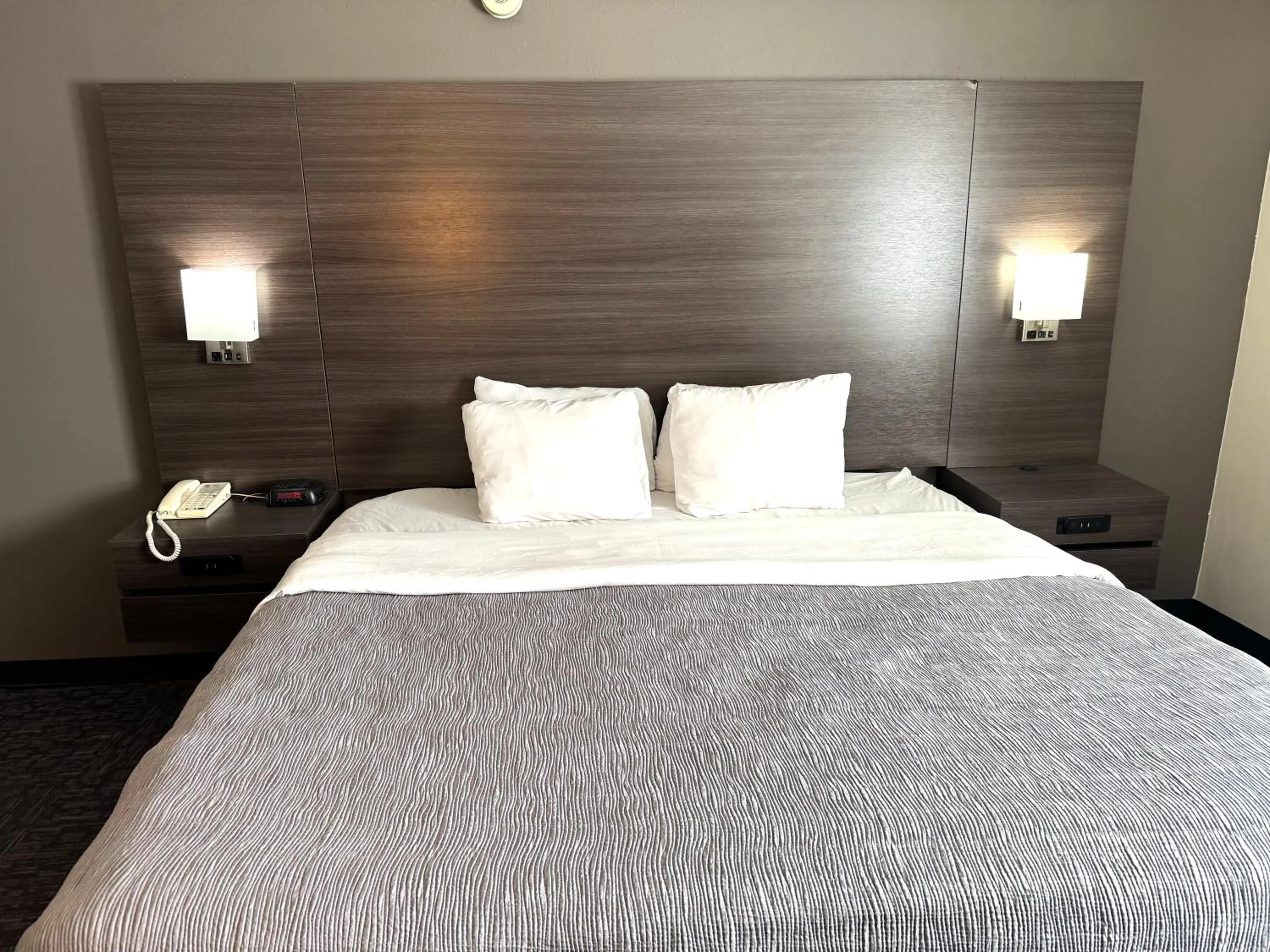 Bed in Quality Inn Spearfish I-90