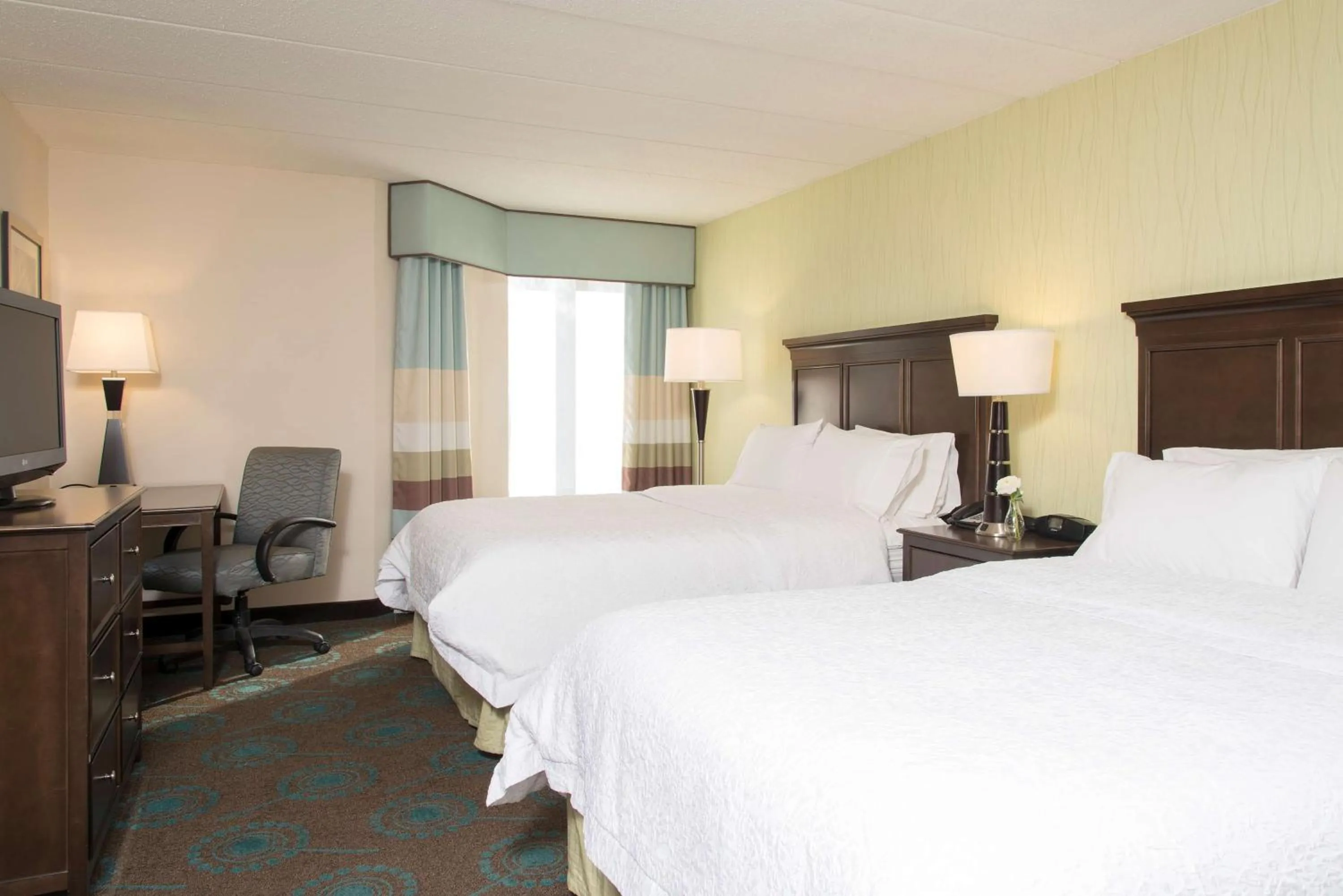 Bed in Hampton Inn & Suites Kokomo