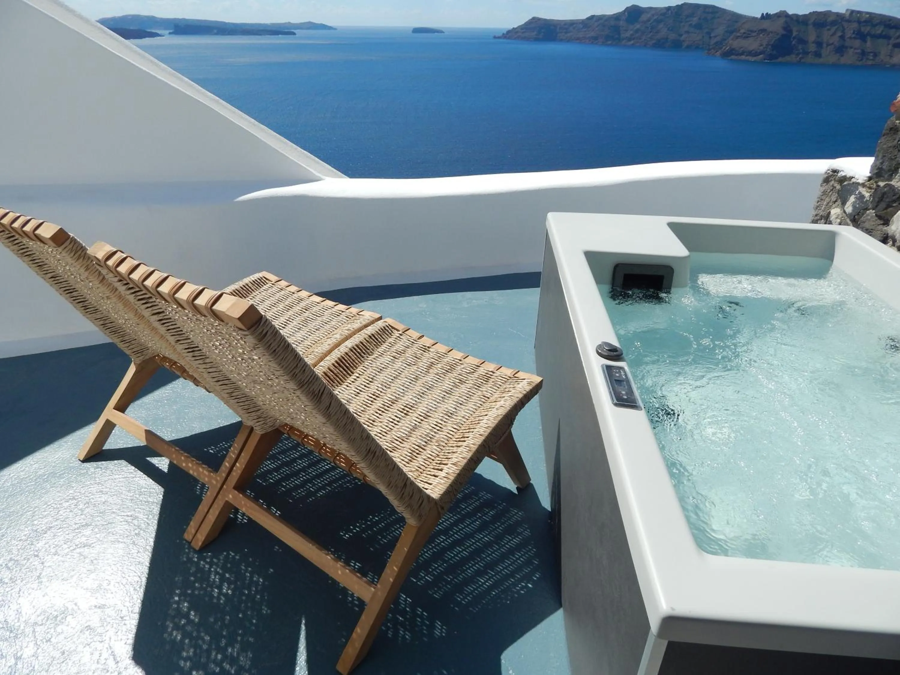 Hot Tub in Aspa Caves