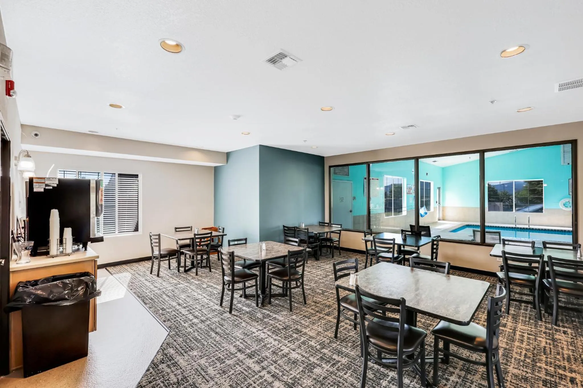 Seating area in Quality Inn & Suites of Liberty Lake