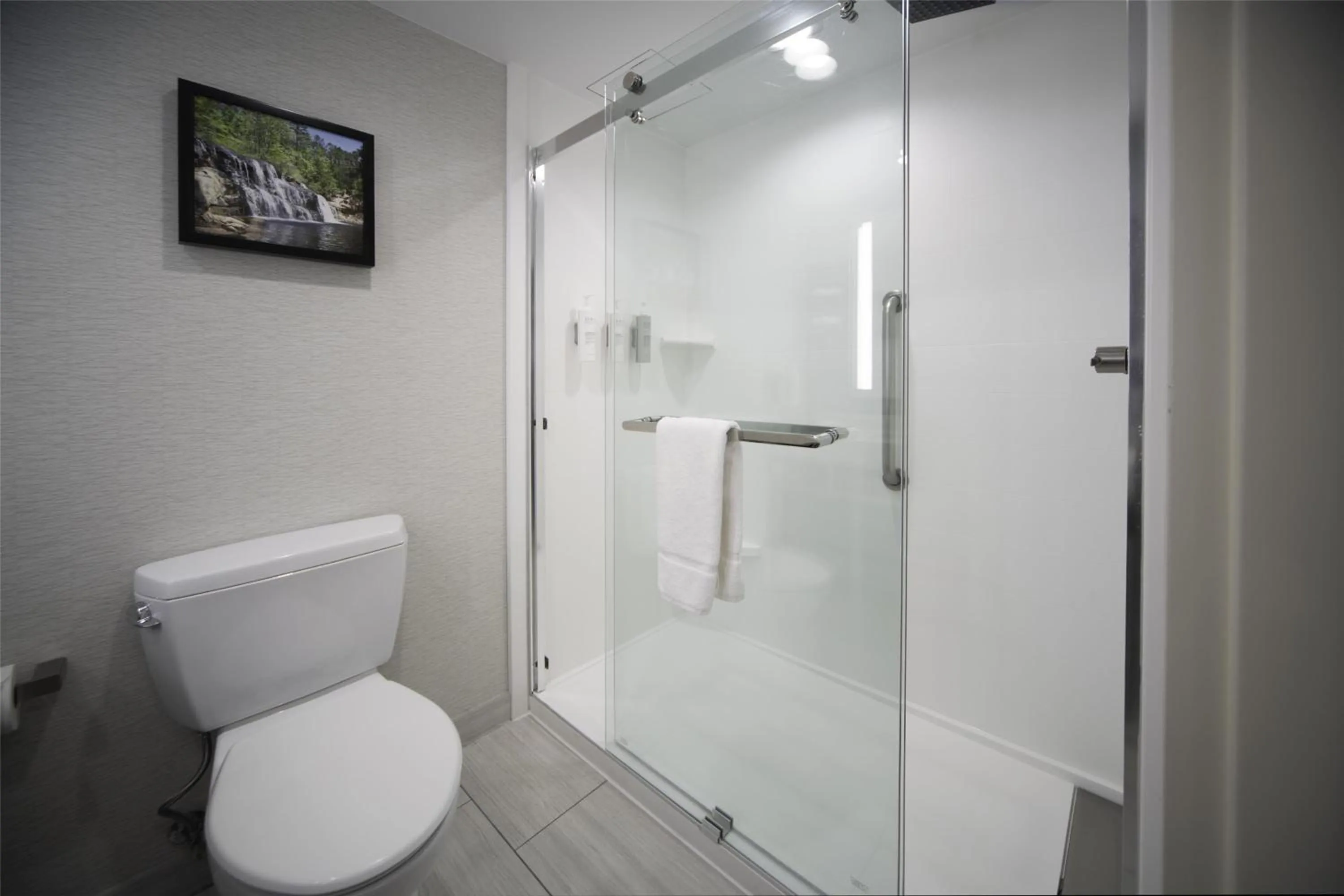 Bathroom in Hilton Garden Inn Fayetteville/Fort Bragg