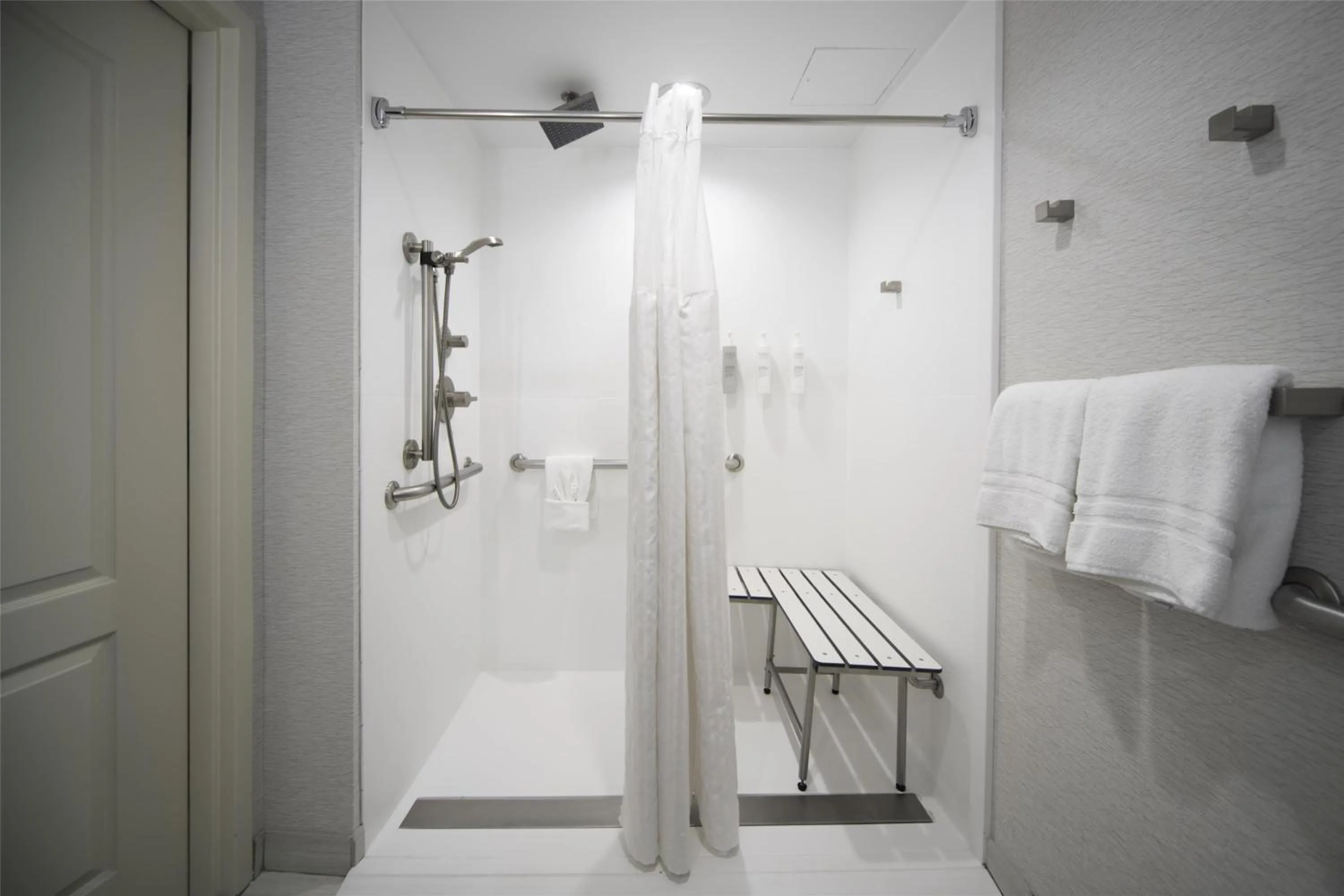 Bathroom in Hilton Garden Inn Fayetteville/Fort Bragg