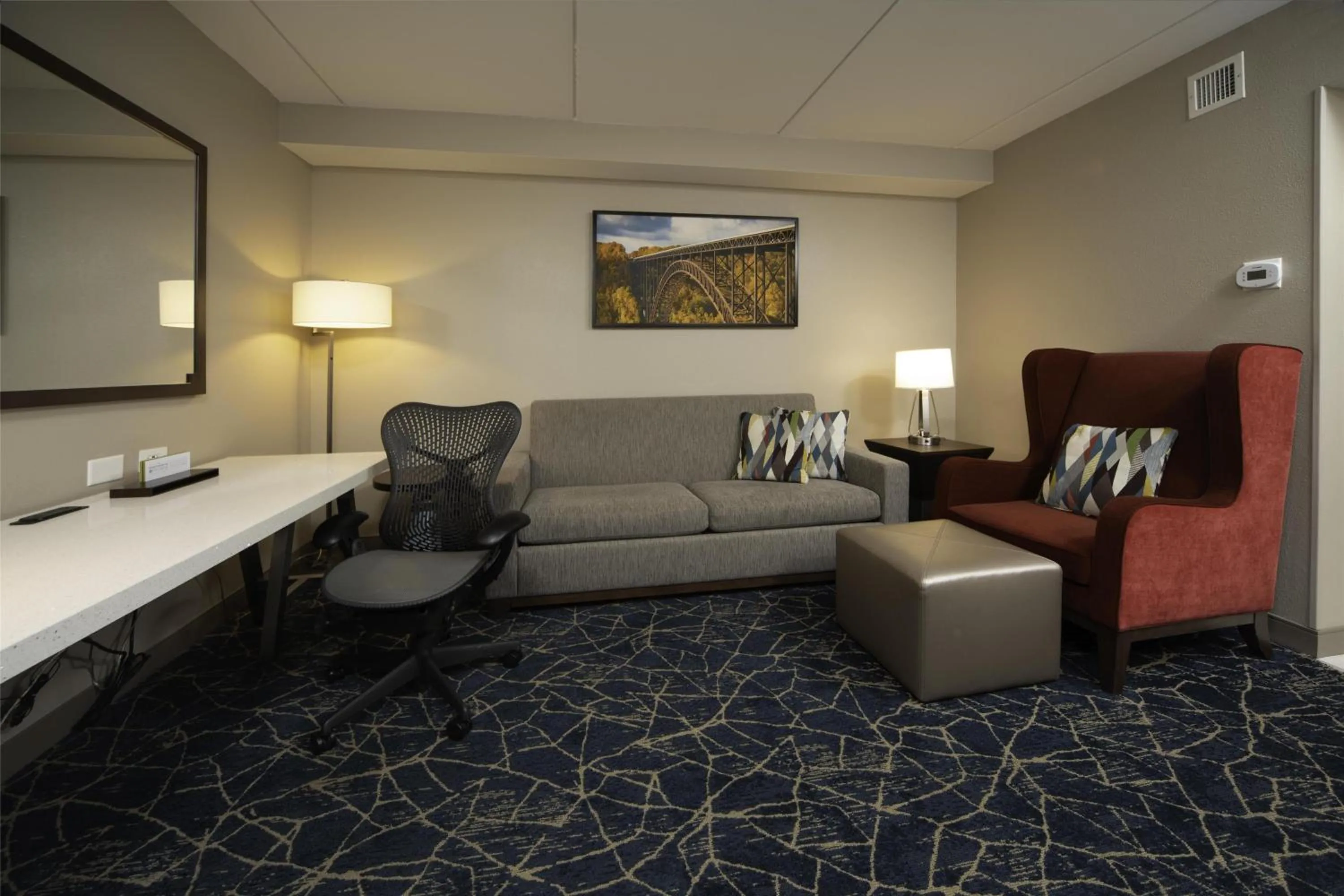 Living room in Hilton Garden Inn Fayetteville/Fort Bragg