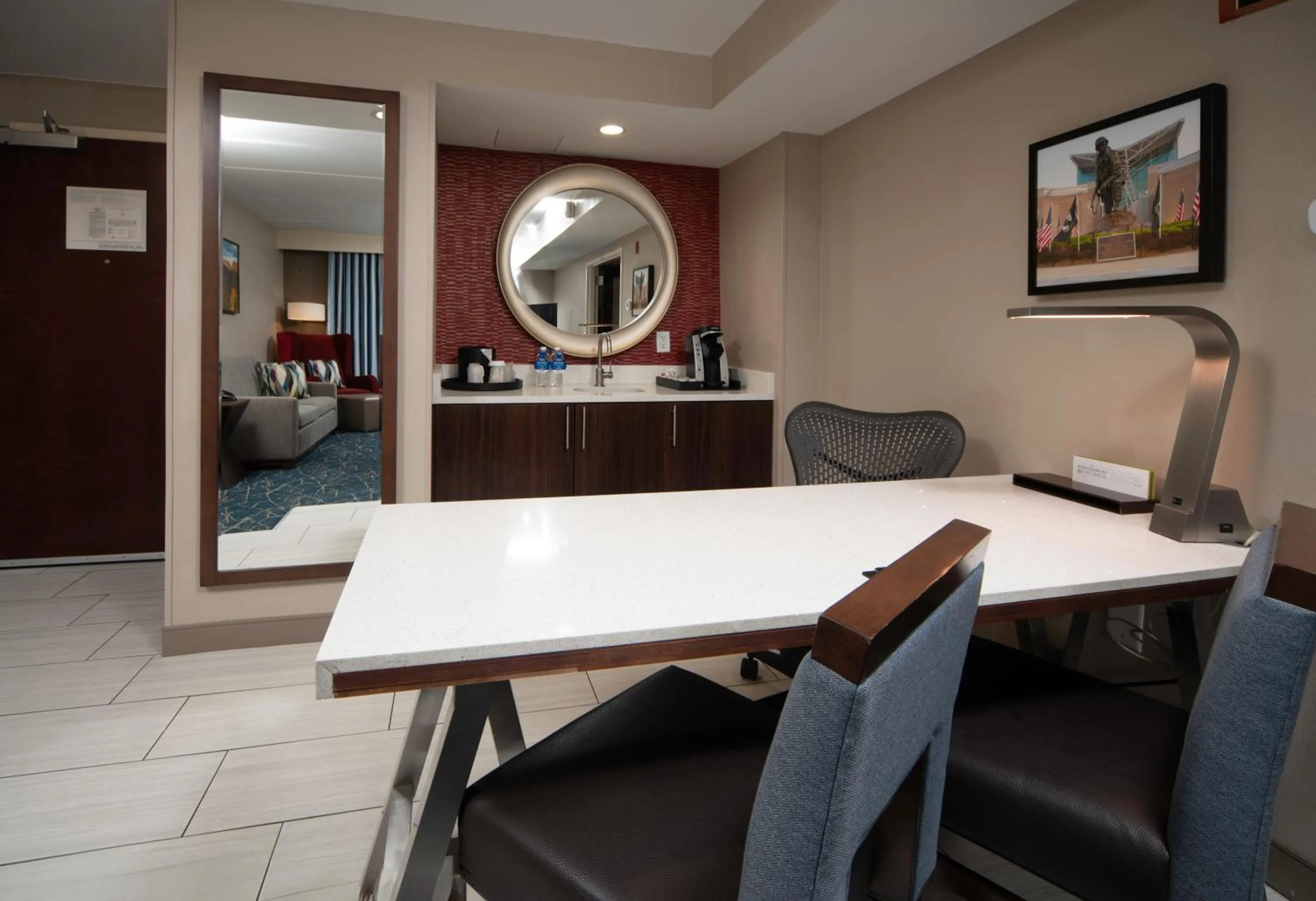 Living room in Hilton Garden Inn Fayetteville/Fort Bragg