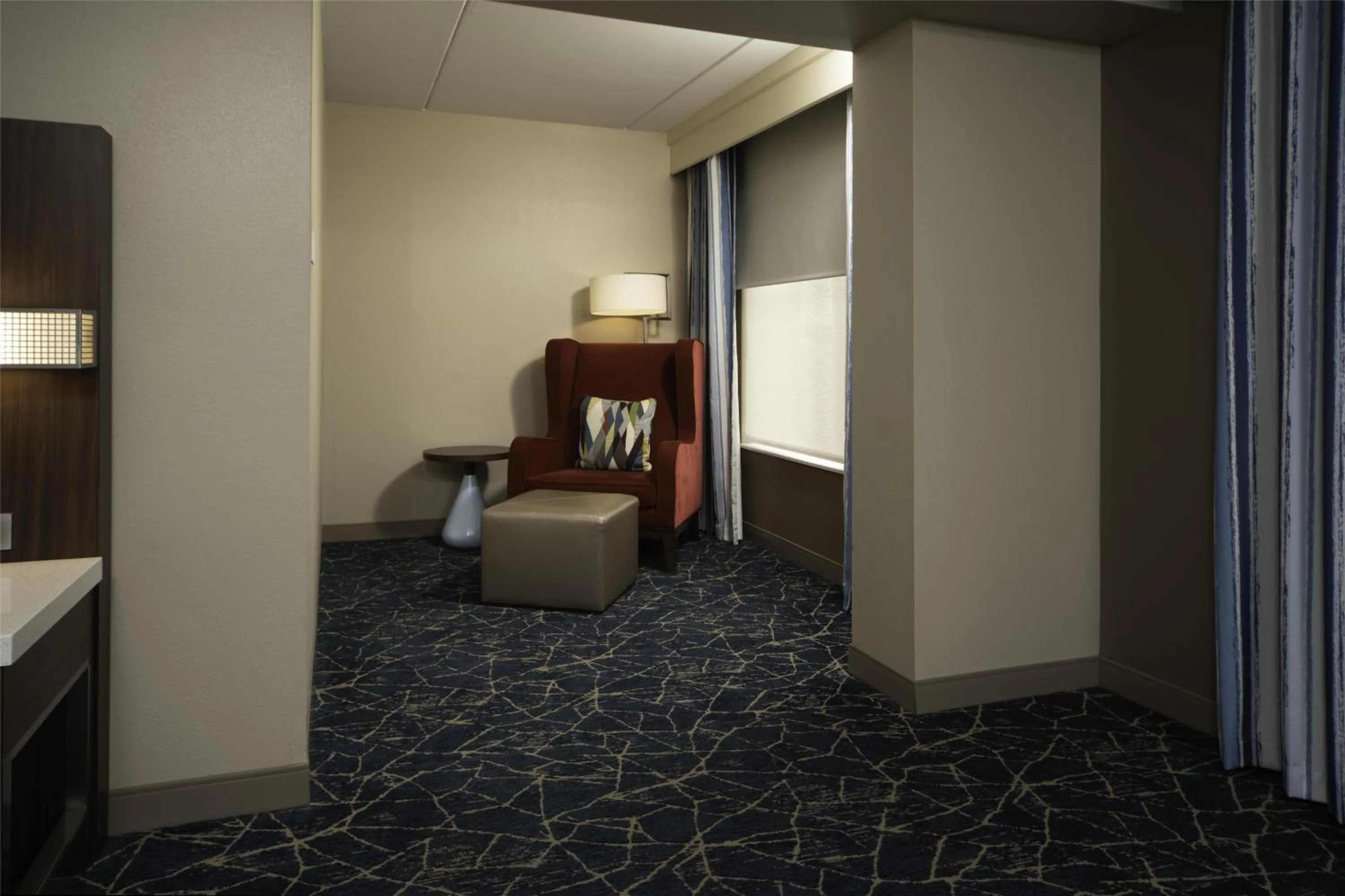 Living room, Bed in Hilton Garden Inn Fayetteville/Fort Bragg