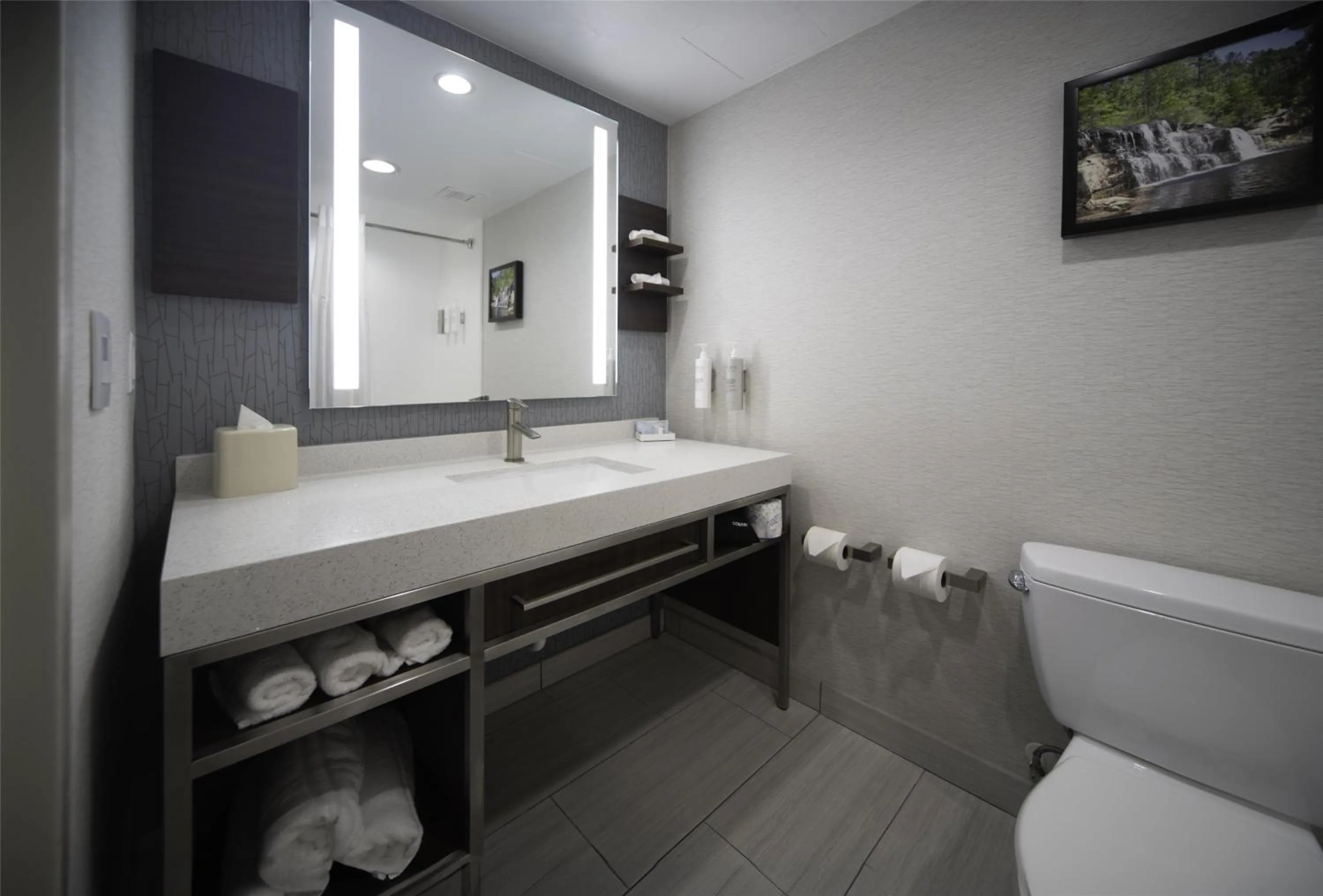 Bathroom in Hilton Garden Inn Fayetteville/Fort Bragg