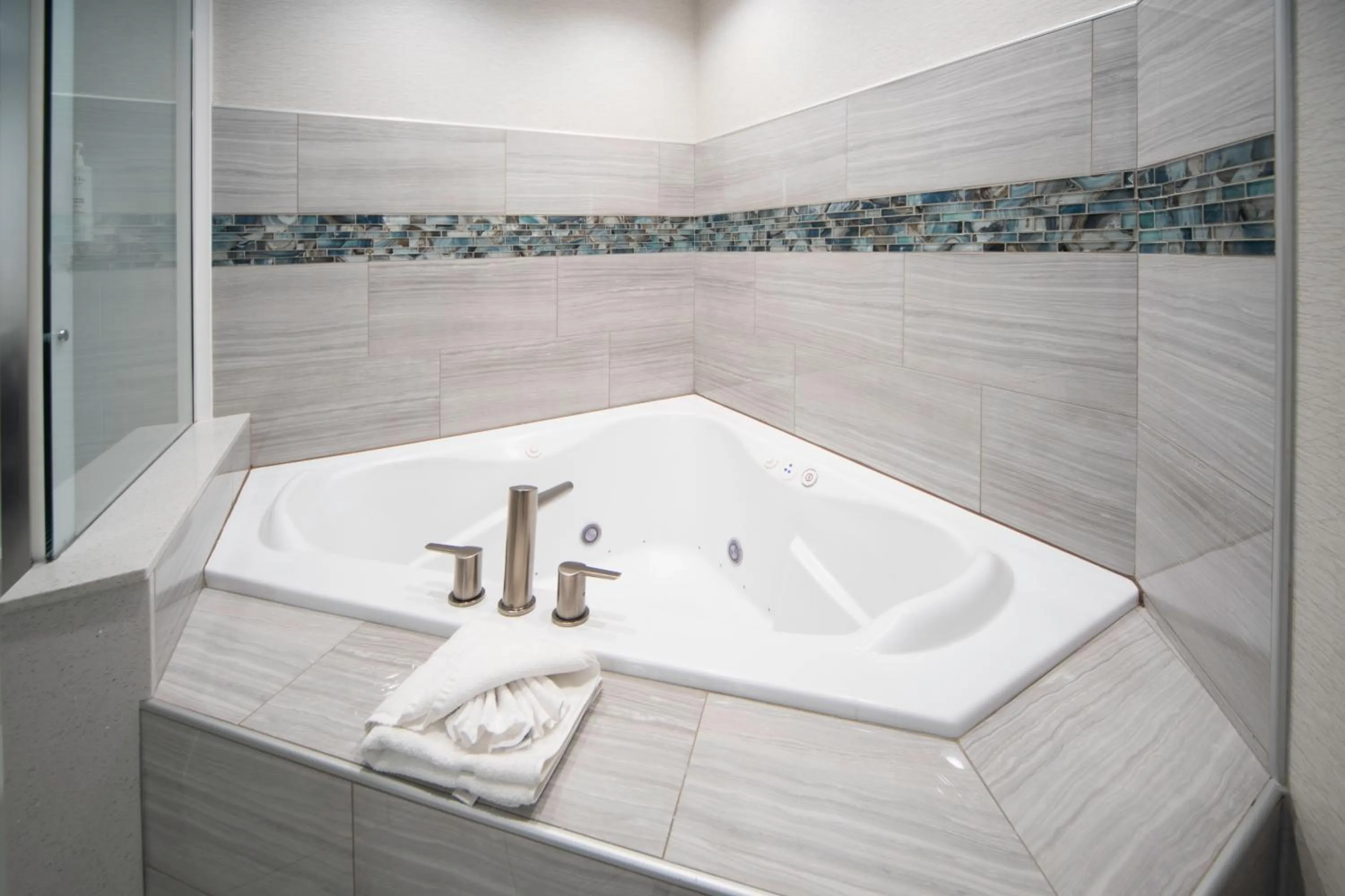 Hot Tub in Hilton Garden Inn Fayetteville/Fort Bragg