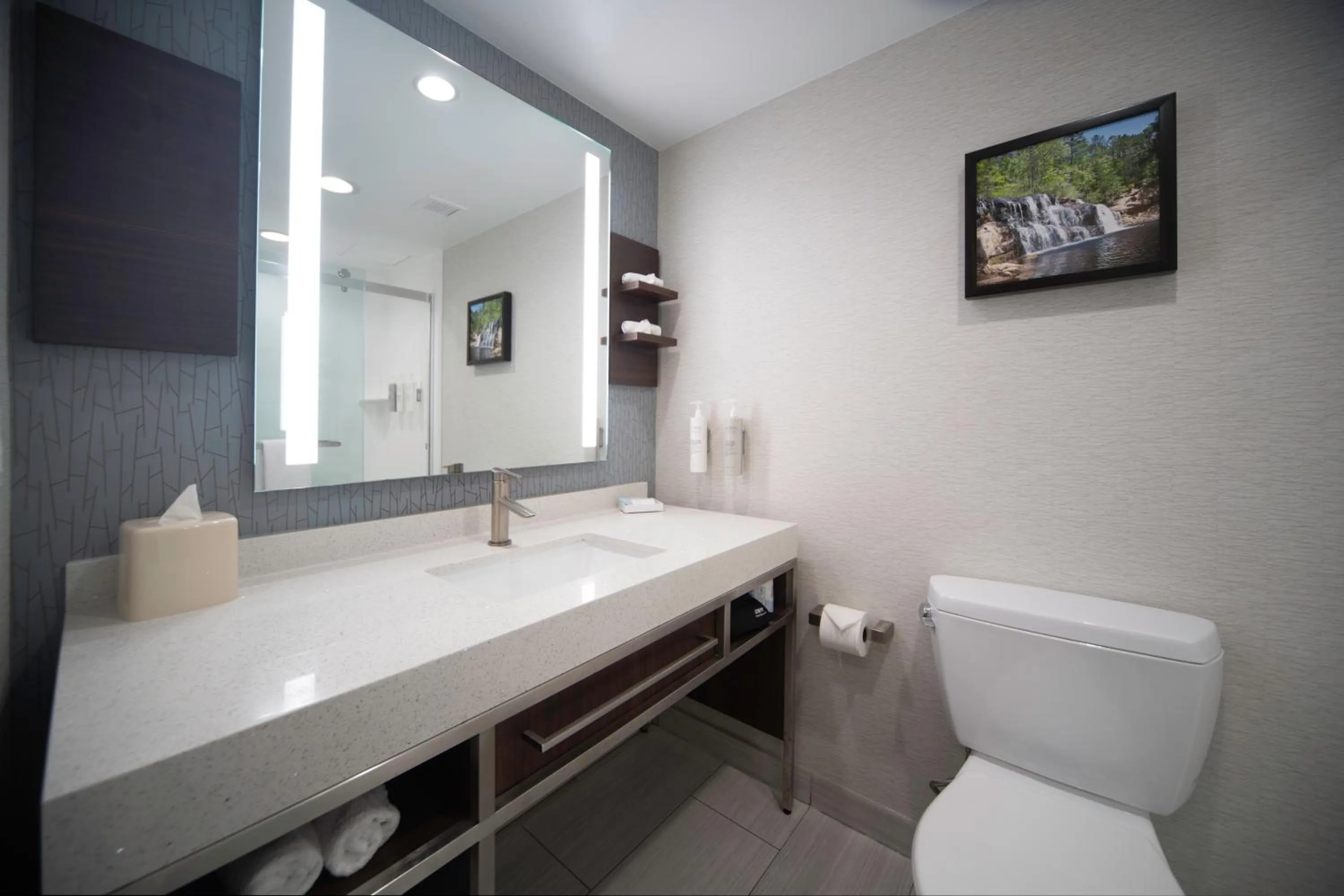 Bathroom in Hilton Garden Inn Fayetteville/Fort Bragg