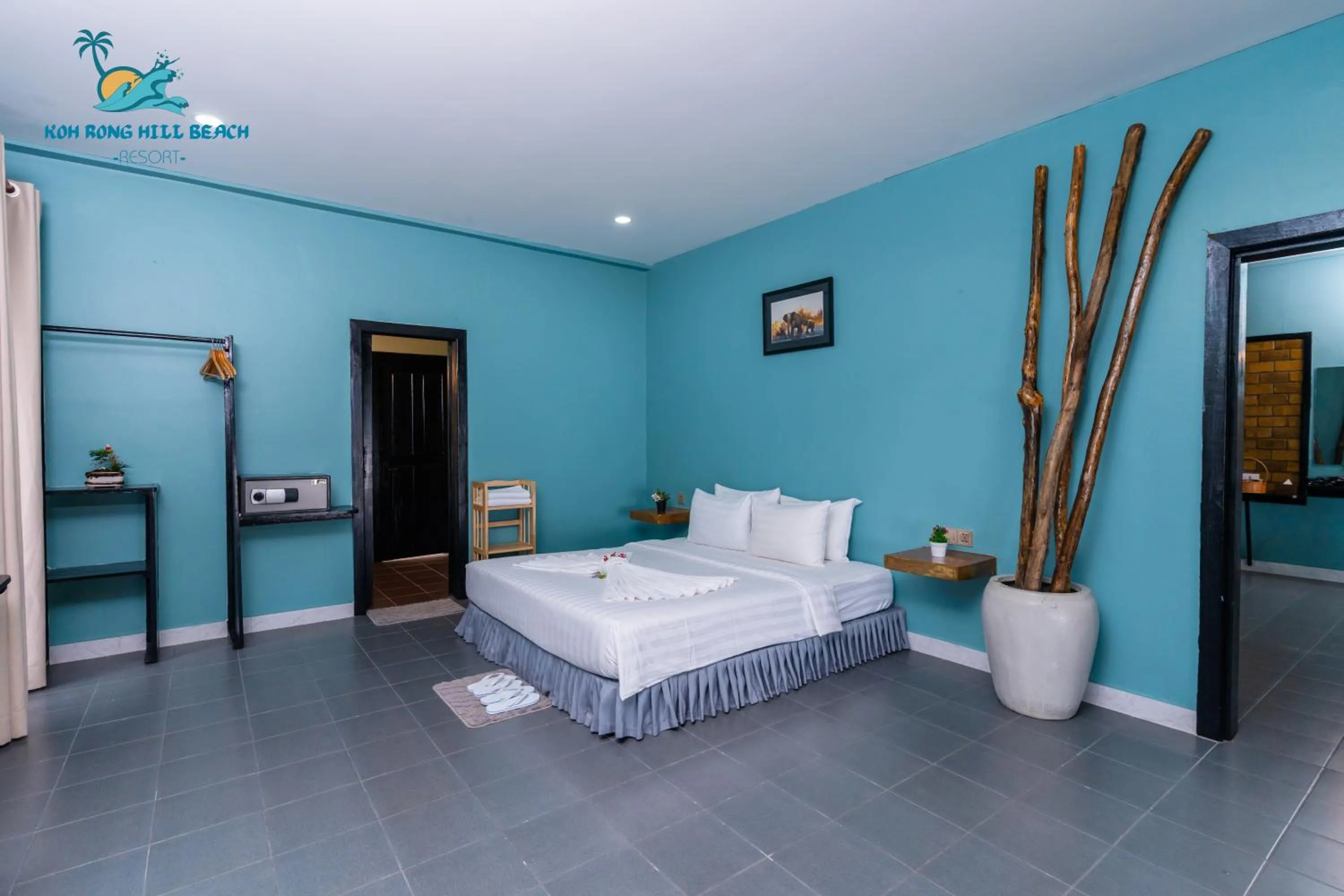 Photo of the whole room, Bed in Koh Rong Hill Beach Resort