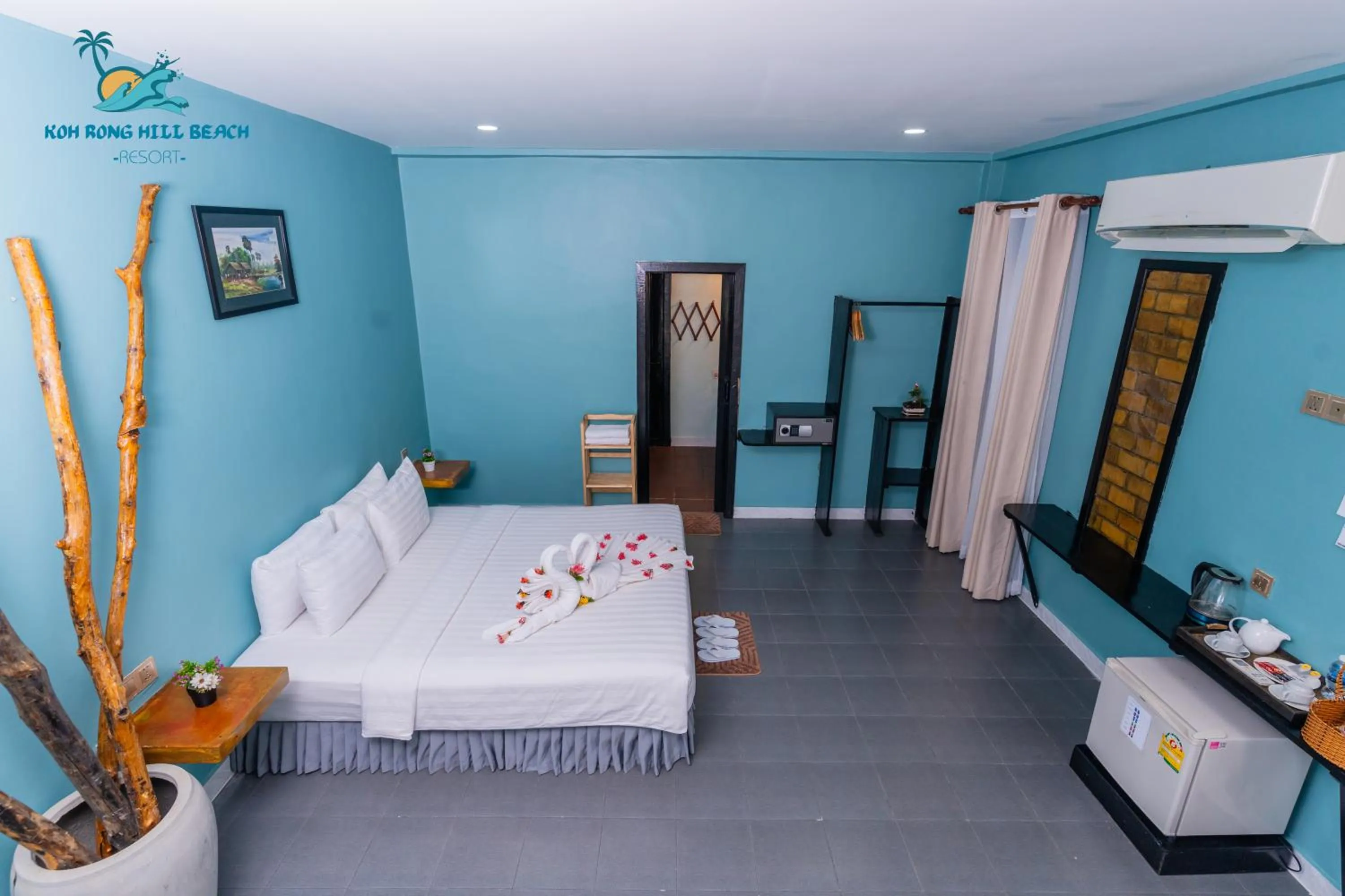 Photo of the whole room, Bed in Koh Rong Hill Beach Resort