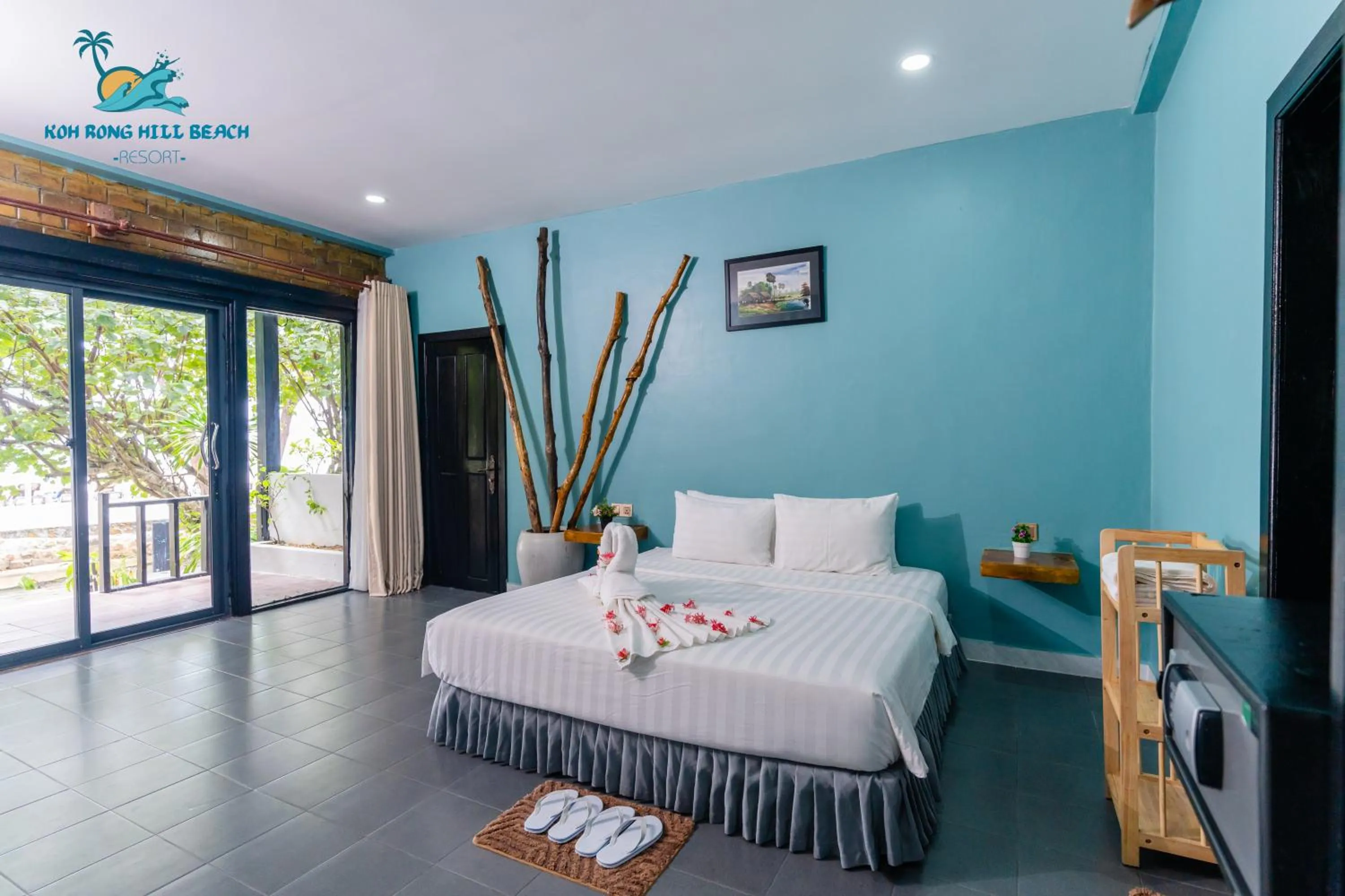 Photo of the whole room, Bed in Koh Rong Hill Beach Resort