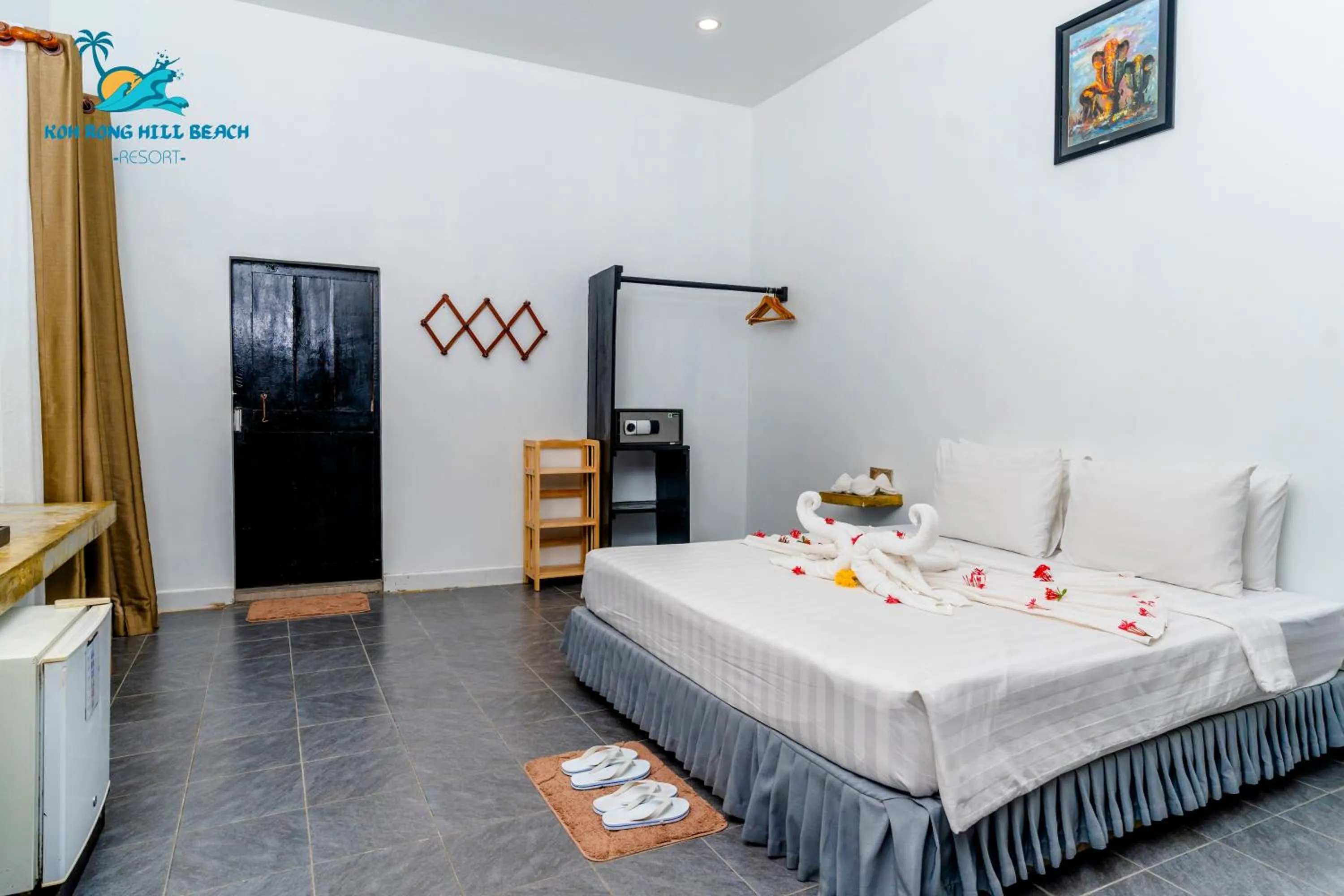 Photo of the whole room, Bed in Koh Rong Hill Beach Resort