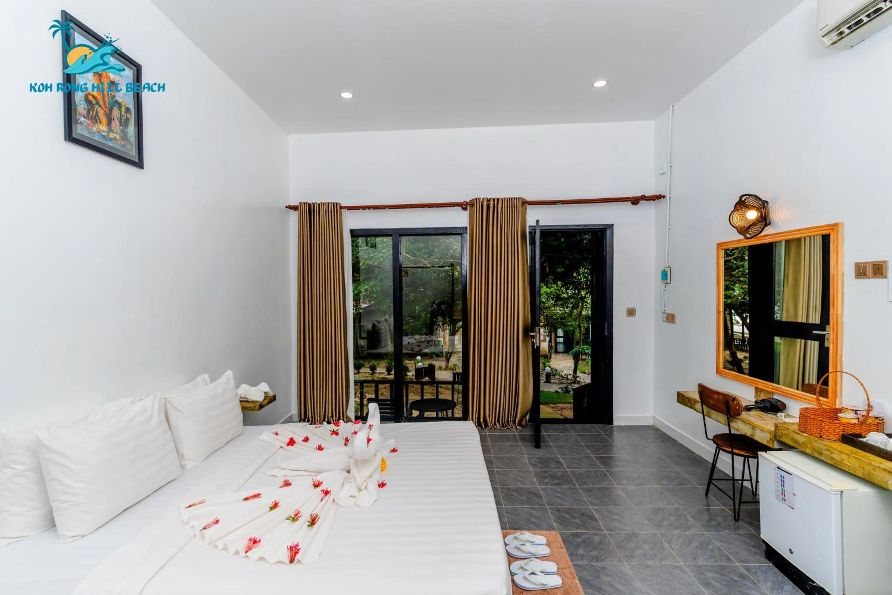 Photo of the whole room, Bed in Koh Rong Hill Beach Resort