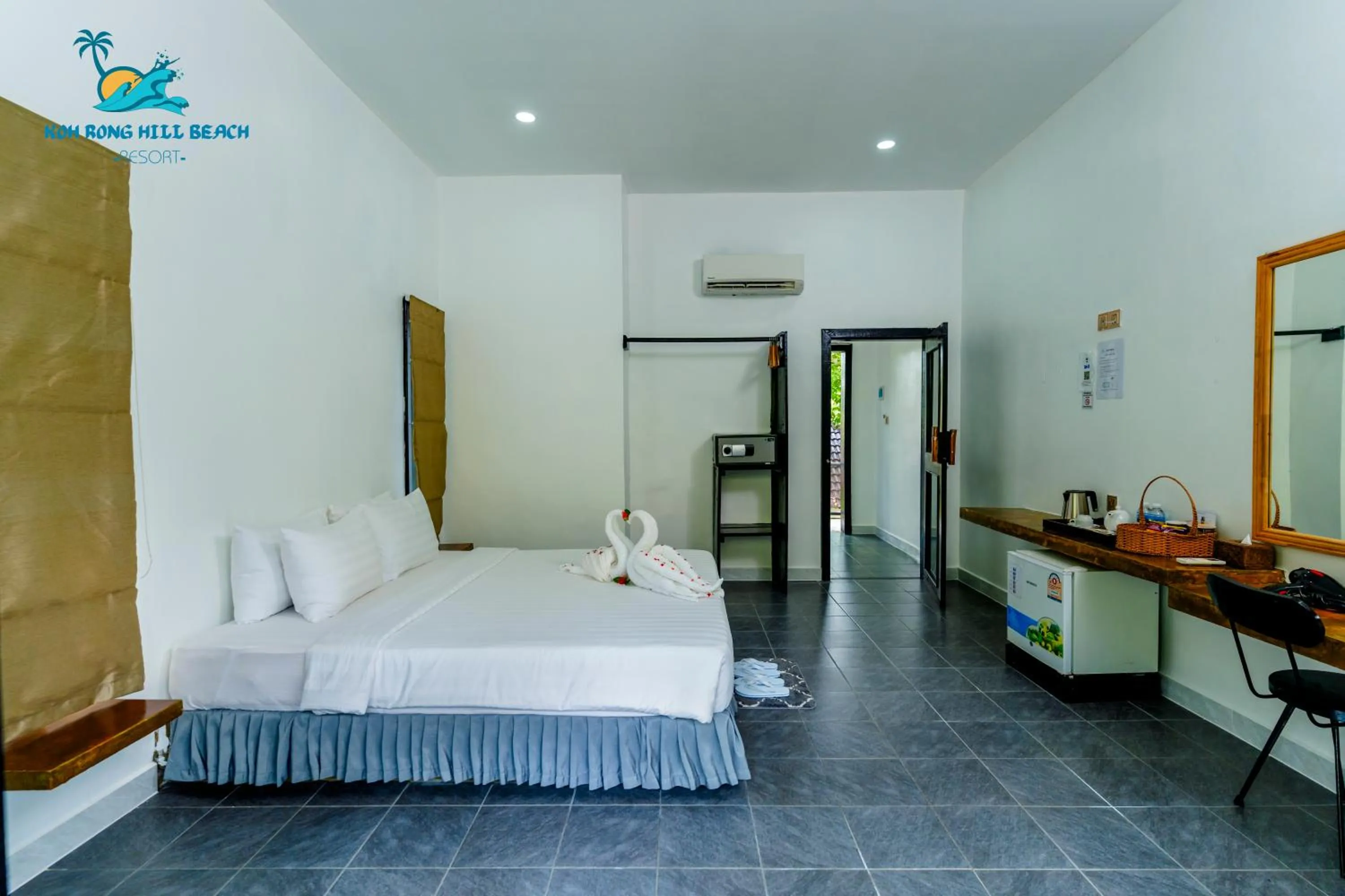 Photo of the whole room, Bed in Koh Rong Hill Beach Resort