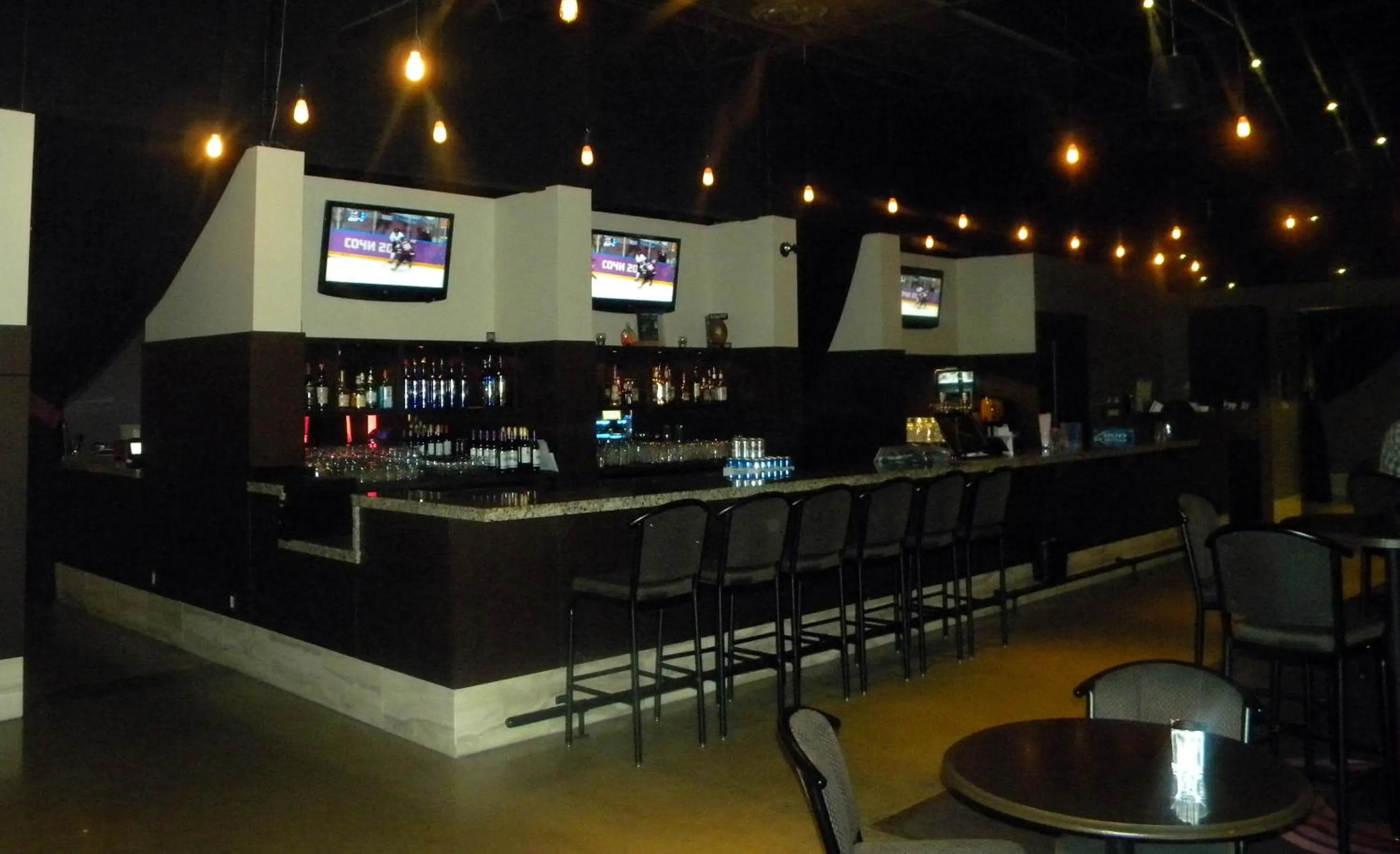 Lounge or bar in Medicine Hat Lodge, Trademark Collection by Wyndham