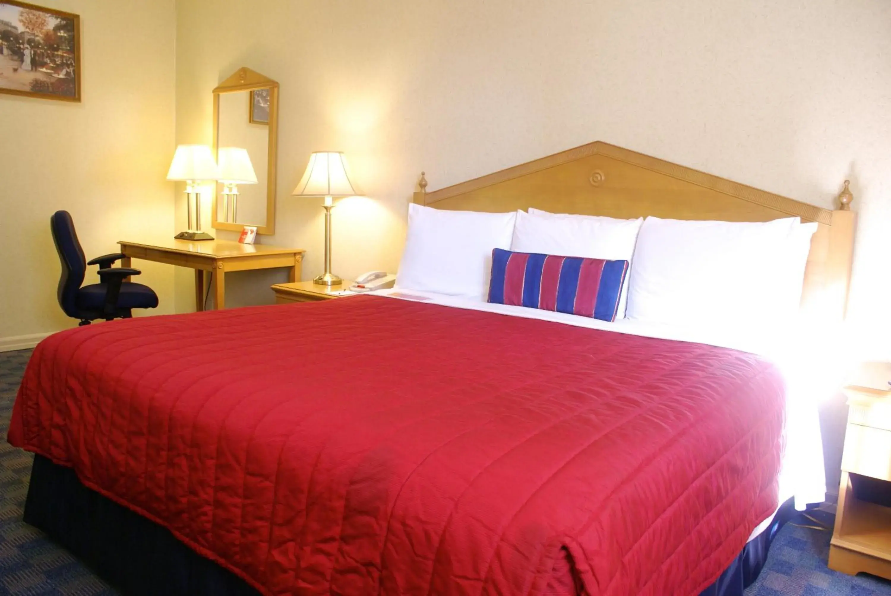 King Room - Non-Smoking in Ramada by Wyndham Jersey City King Room - Non-Smoking in Ramada by Wyndham Jersey City