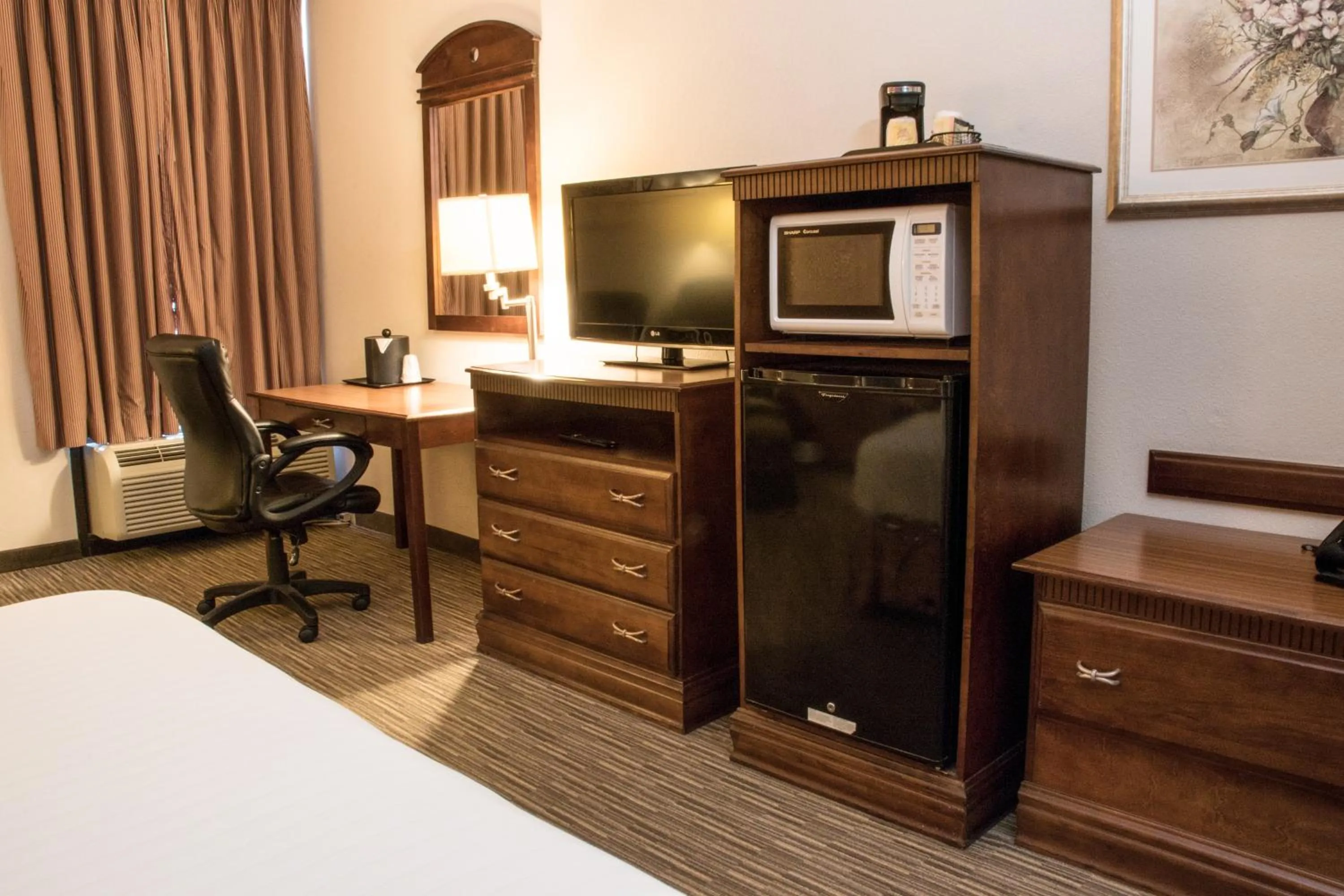 Bedroom, Bed in Greenstay Hotel & Suites Central