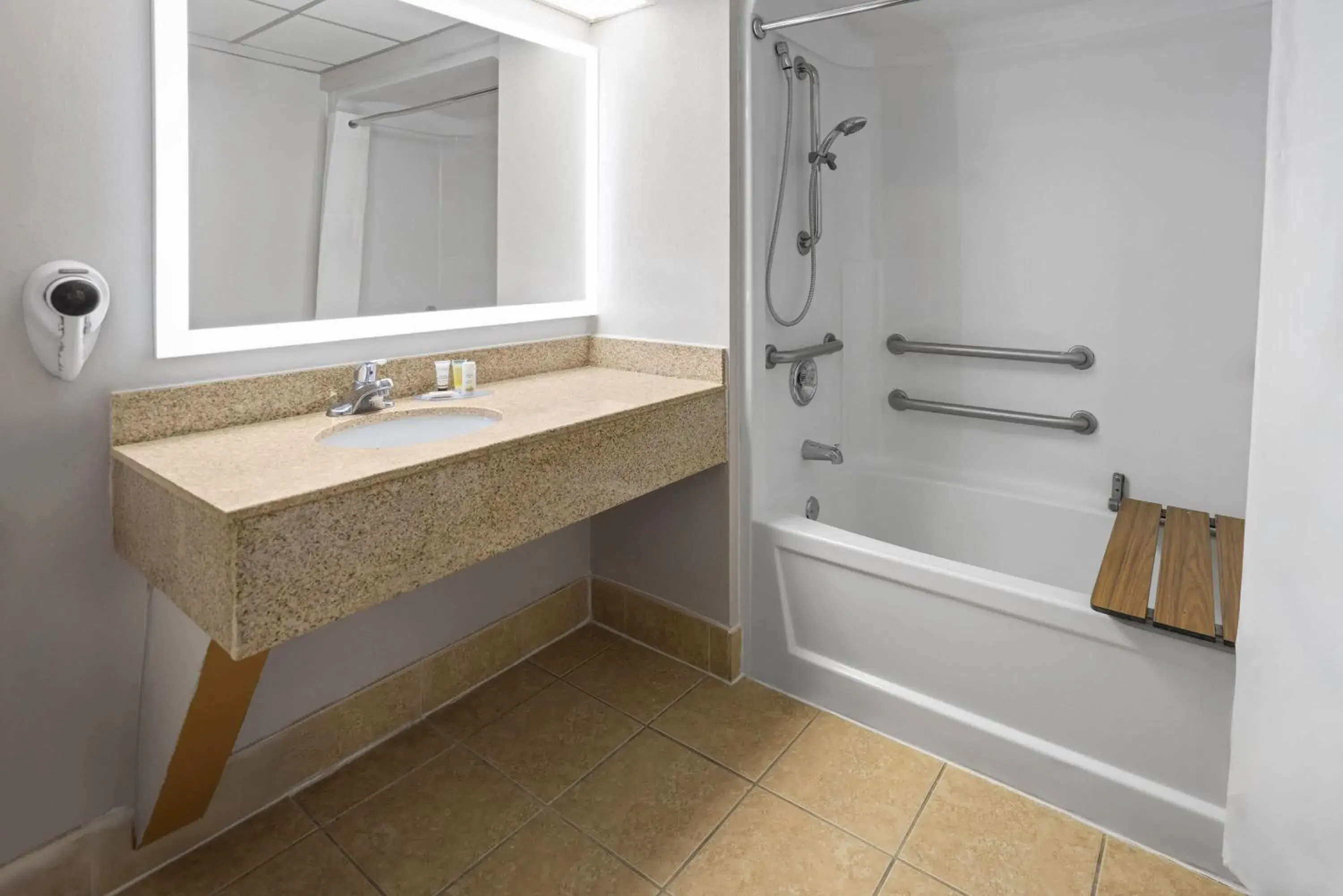 King Room with Mobility Access and Bathtub with Grab Bars, Non-Smoking in Baymont by Wyndham Westampton King Room with Mobility Access and Bathtub with Grab Bars, Non-Smoking in Baymont by Wyndham Westampton