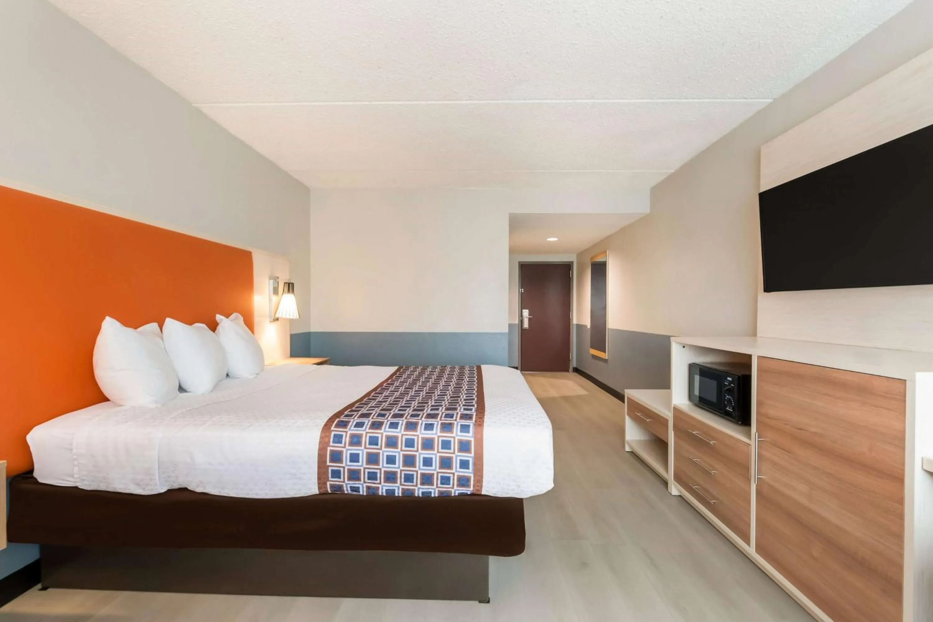 Photo of the whole room, Bed in Baymont by Wyndham Westampton