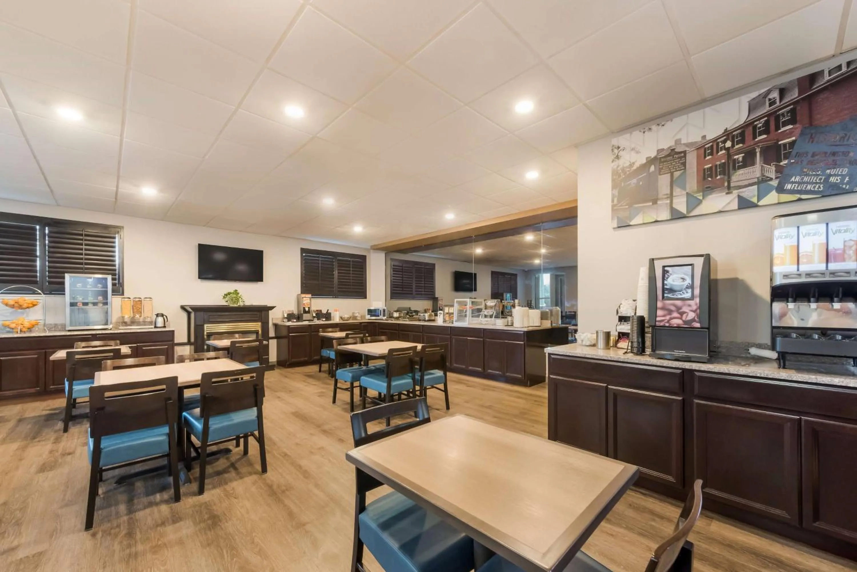 Restaurant/places to eat in Baymont by Wyndham Westampton