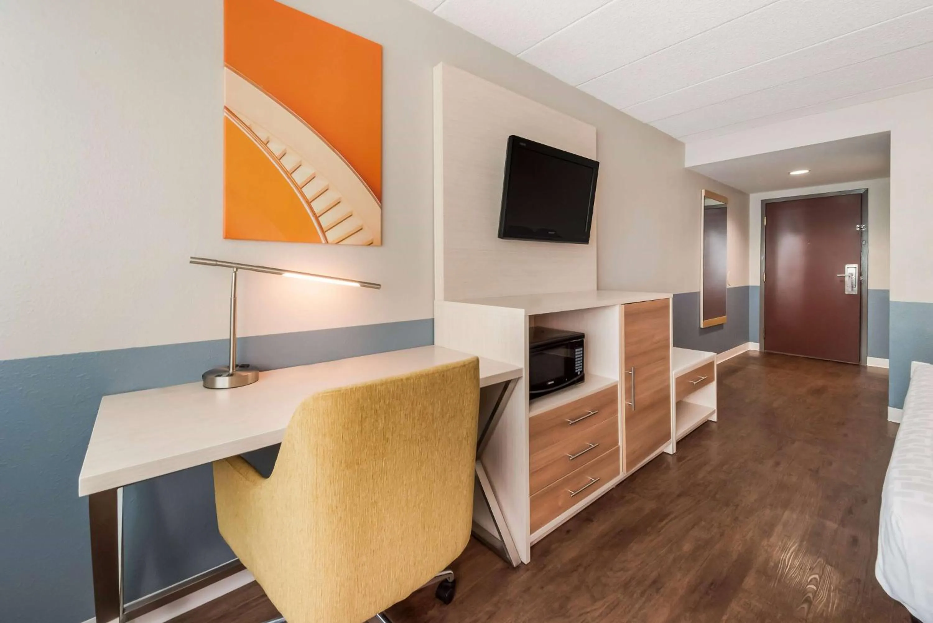 Photo of the whole room in Baymont by Wyndham Westampton