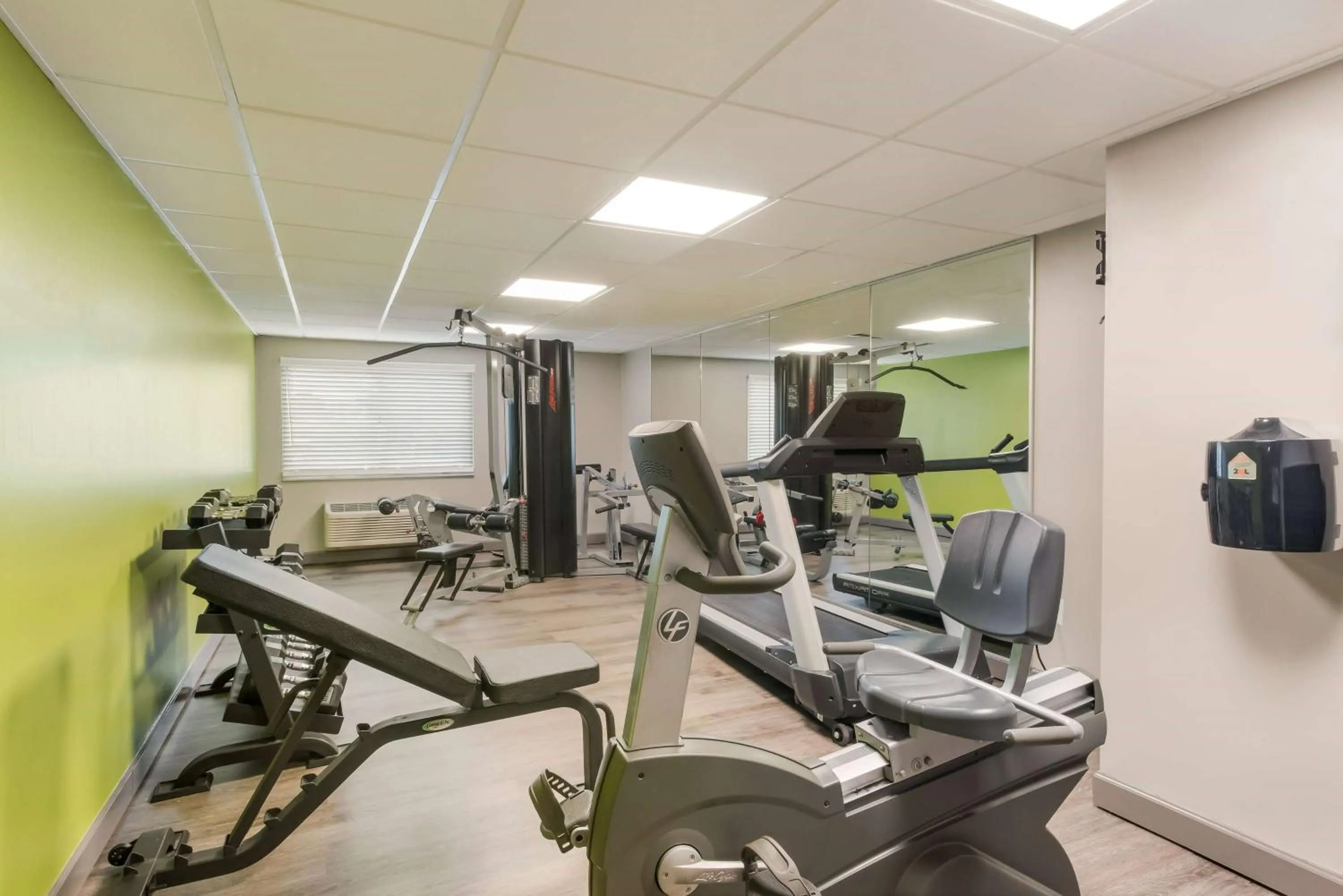 Fitness centre/facilities in Best Western Burlington Inn
