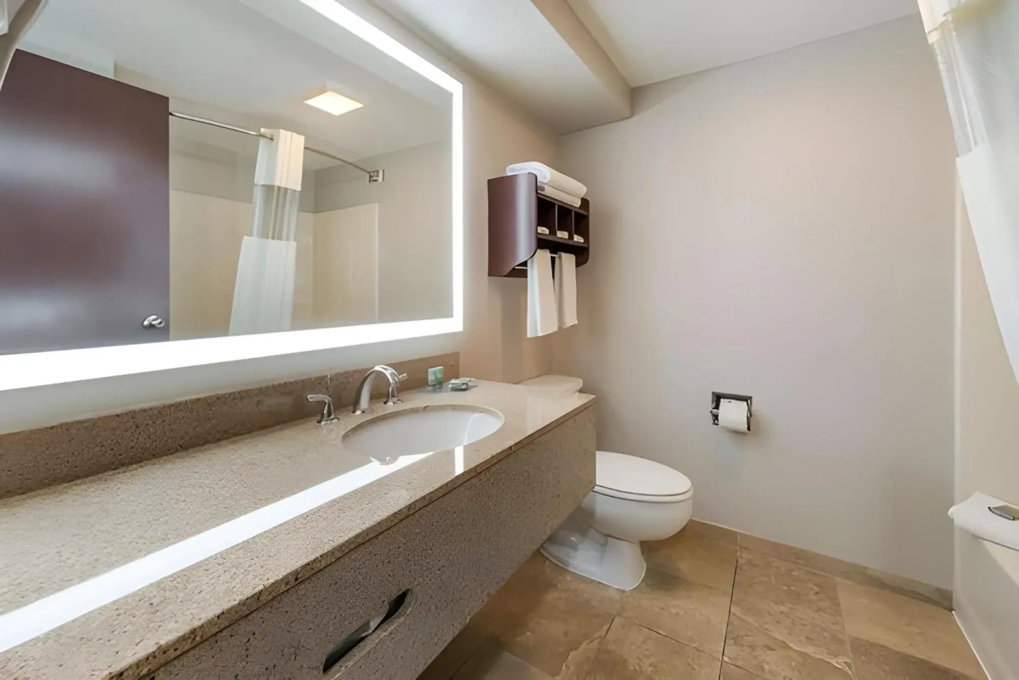 King Suite with Jetted Tub - Non-Smoking in Best Western Burlington Inn King Suite with Jetted Tub - Non-Smoking in Best Western Burlington Inn