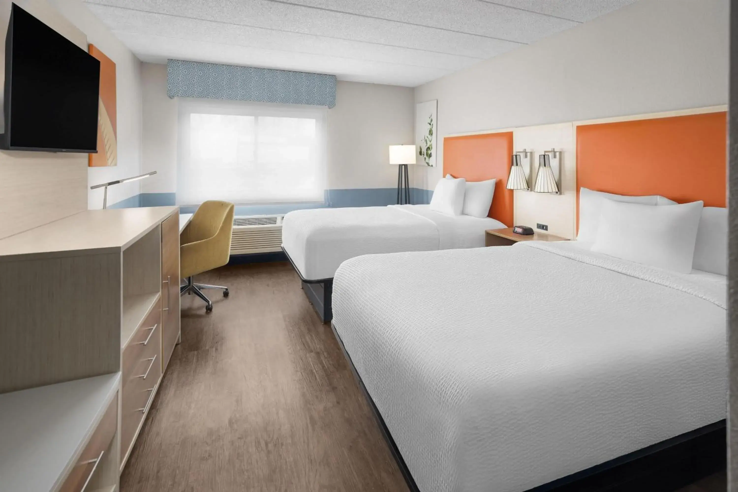 Double Room with Two Double Beds and Bathtub w/Grab Bars - Mobility Accessible/Non-Smoking in Baymont by Wyndham Westampton Double Room with Two Double Beds and Bathtub w/Grab Bars - Mobility Accessible/Non-Smoking in Baymont by Wyndham Westampton