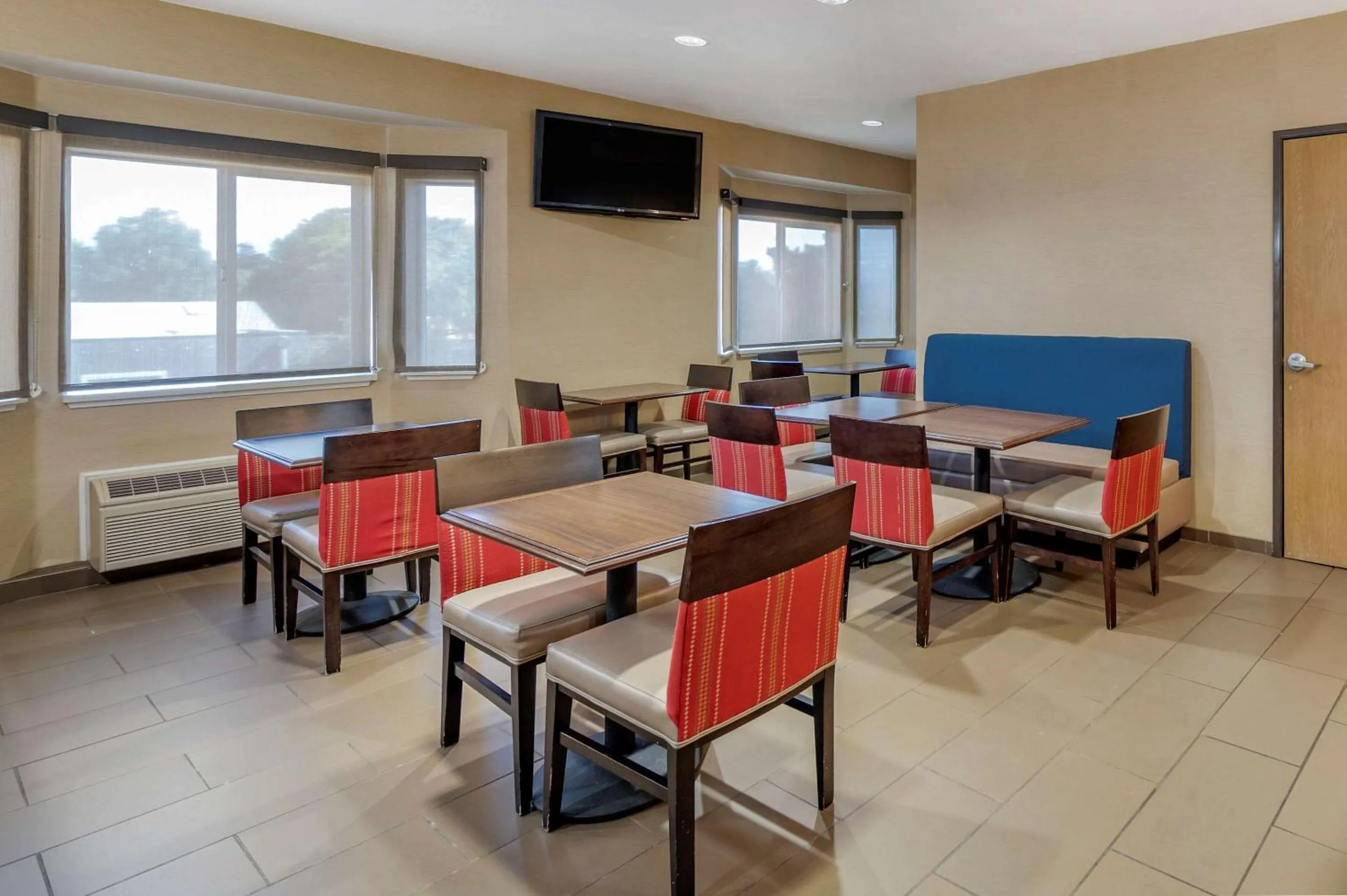 Restaurant/places to eat in THE ATRIUM HOTEL SFO AIRPORT - FREE Shuttle & Breakfast