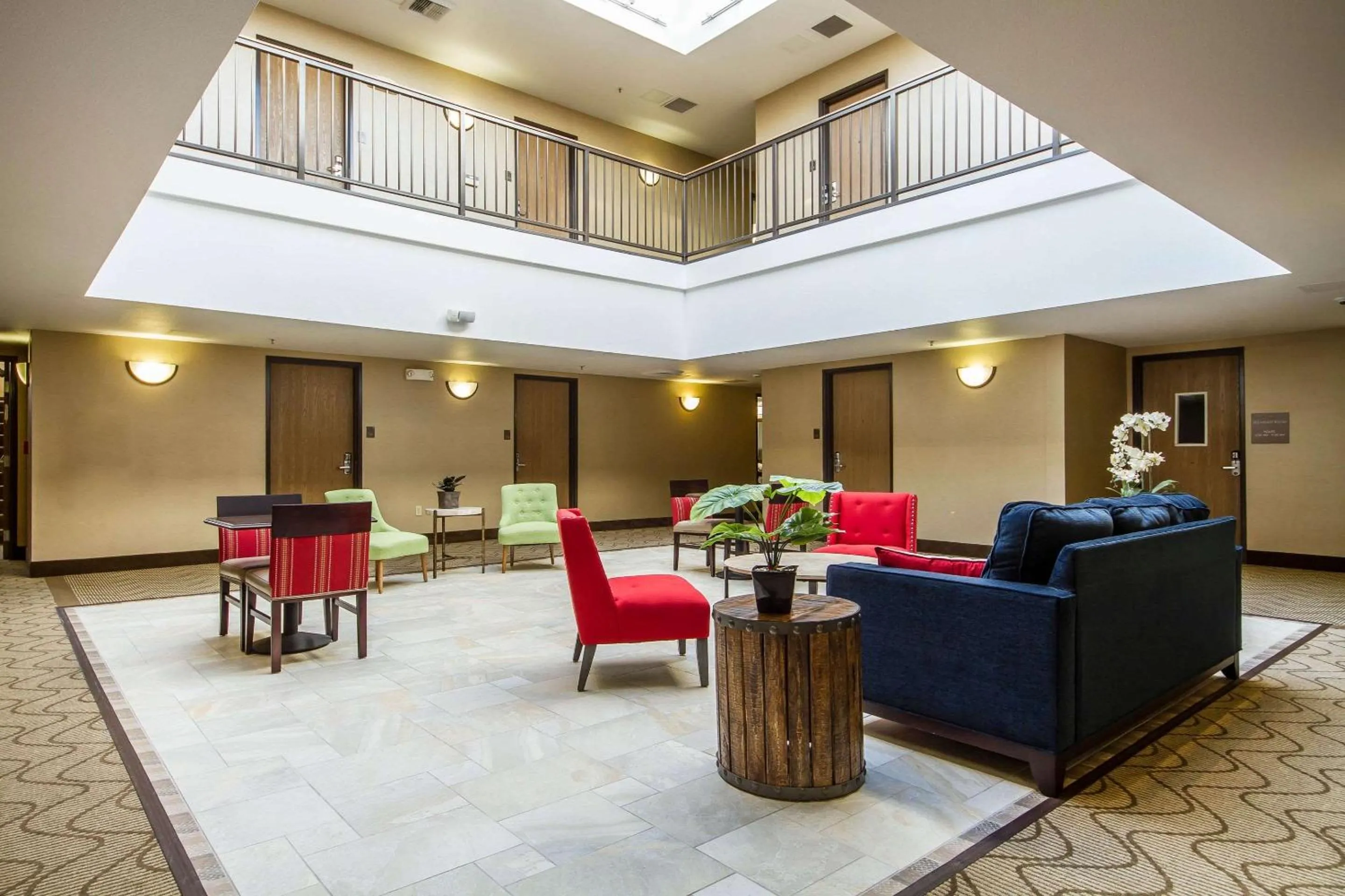 Lobby or reception in THE ATRIUM HOTEL SFO AIRPORT - FREE Shuttle & Breakfast