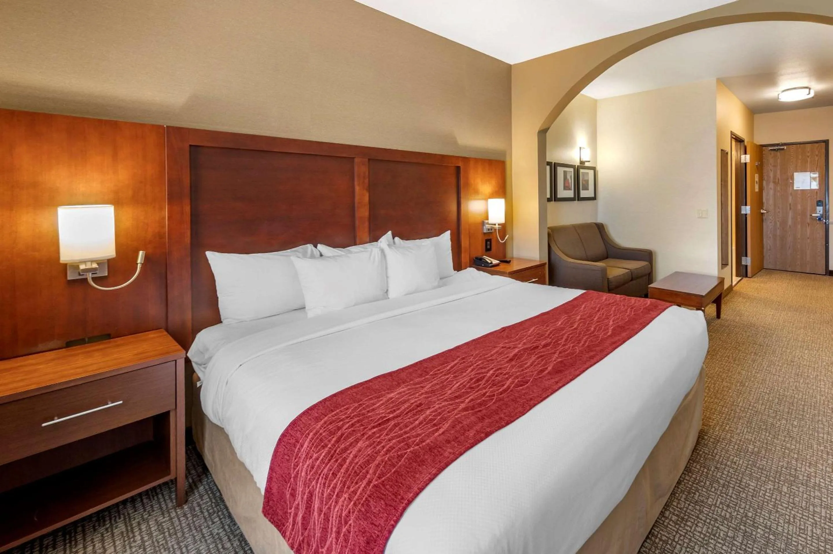Property building, Bed in THE ATRIUM HOTEL SFO AIRPORT - FREE Shuttle & Breakfast