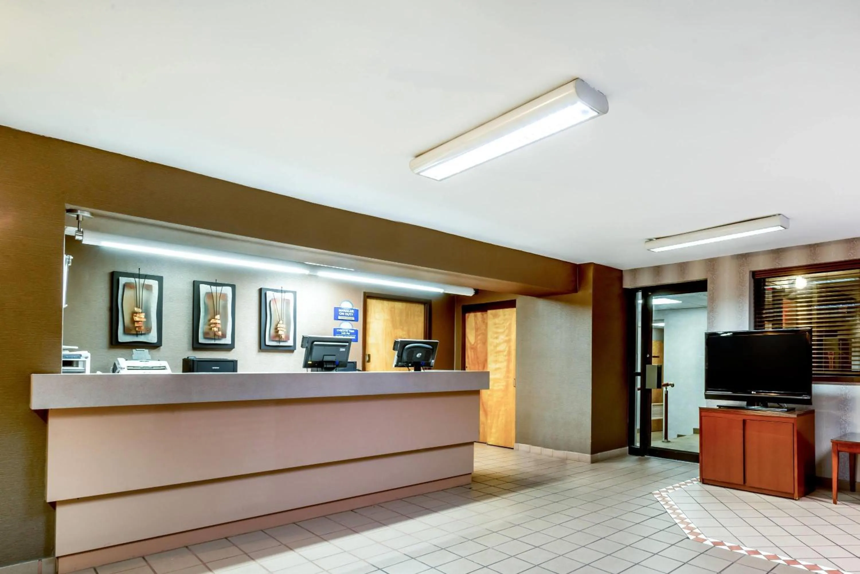 Lobby or reception in Days Inn by Wyndham Vineland