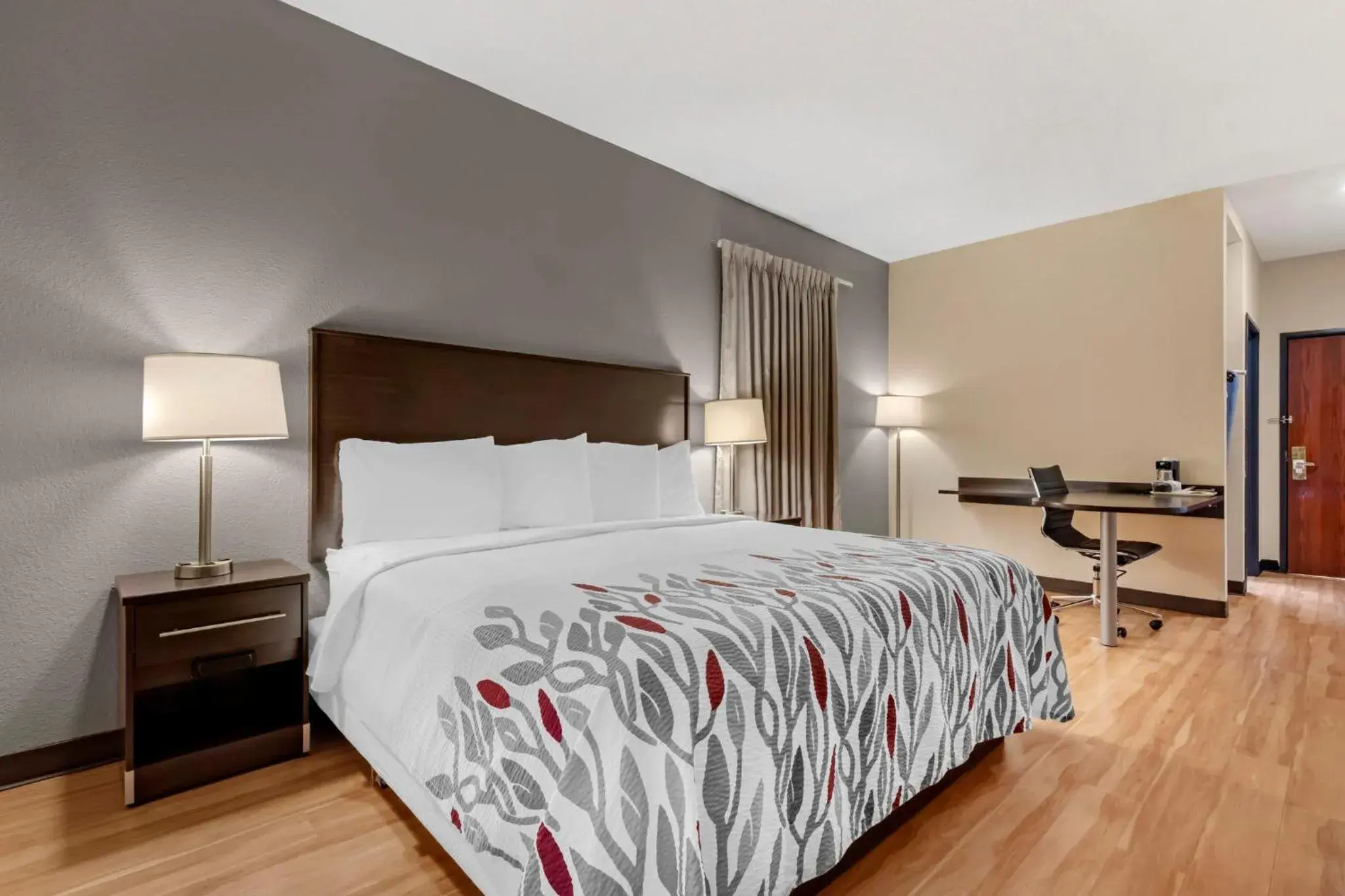 Superior King Room Non-Smoking in Red Roof Inn Dumas Superior King Room Non-Smoking in Red Roof Inn Dumas