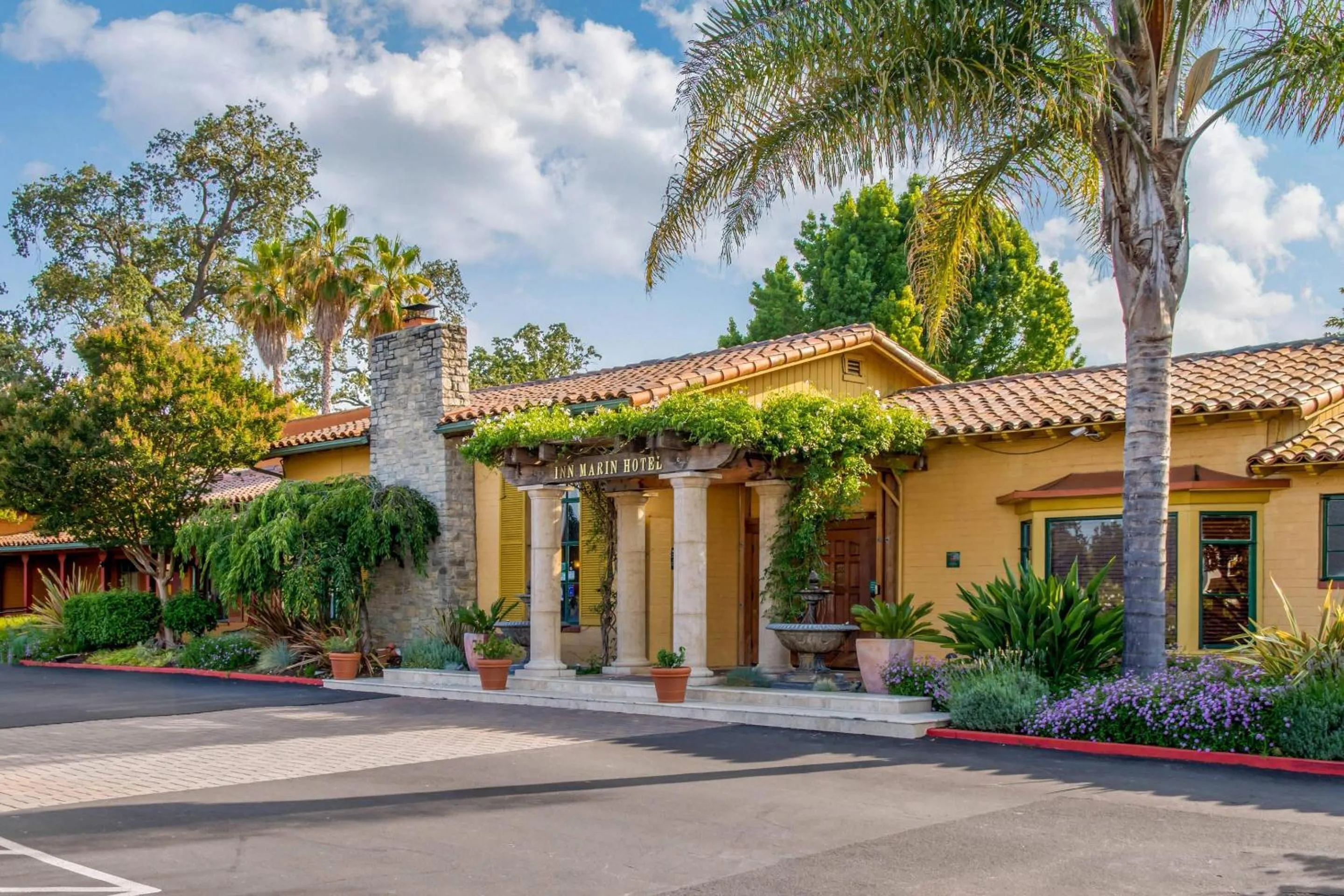 Property building in Inn Marin and Suites, an Ascend Collection Hotel