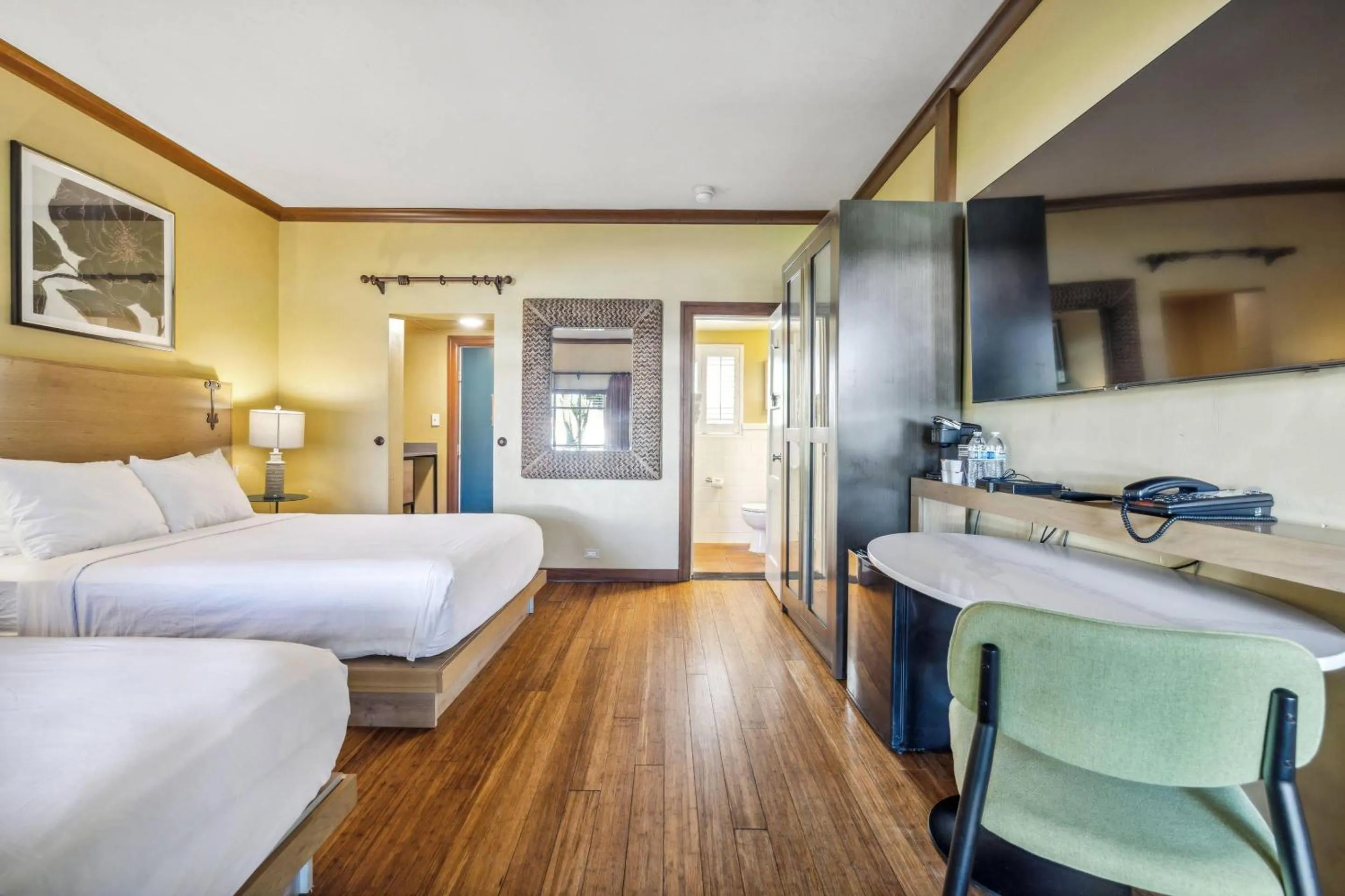 Bedroom, Bed in Inn Marin and Suites, an Ascend Collection Hotel