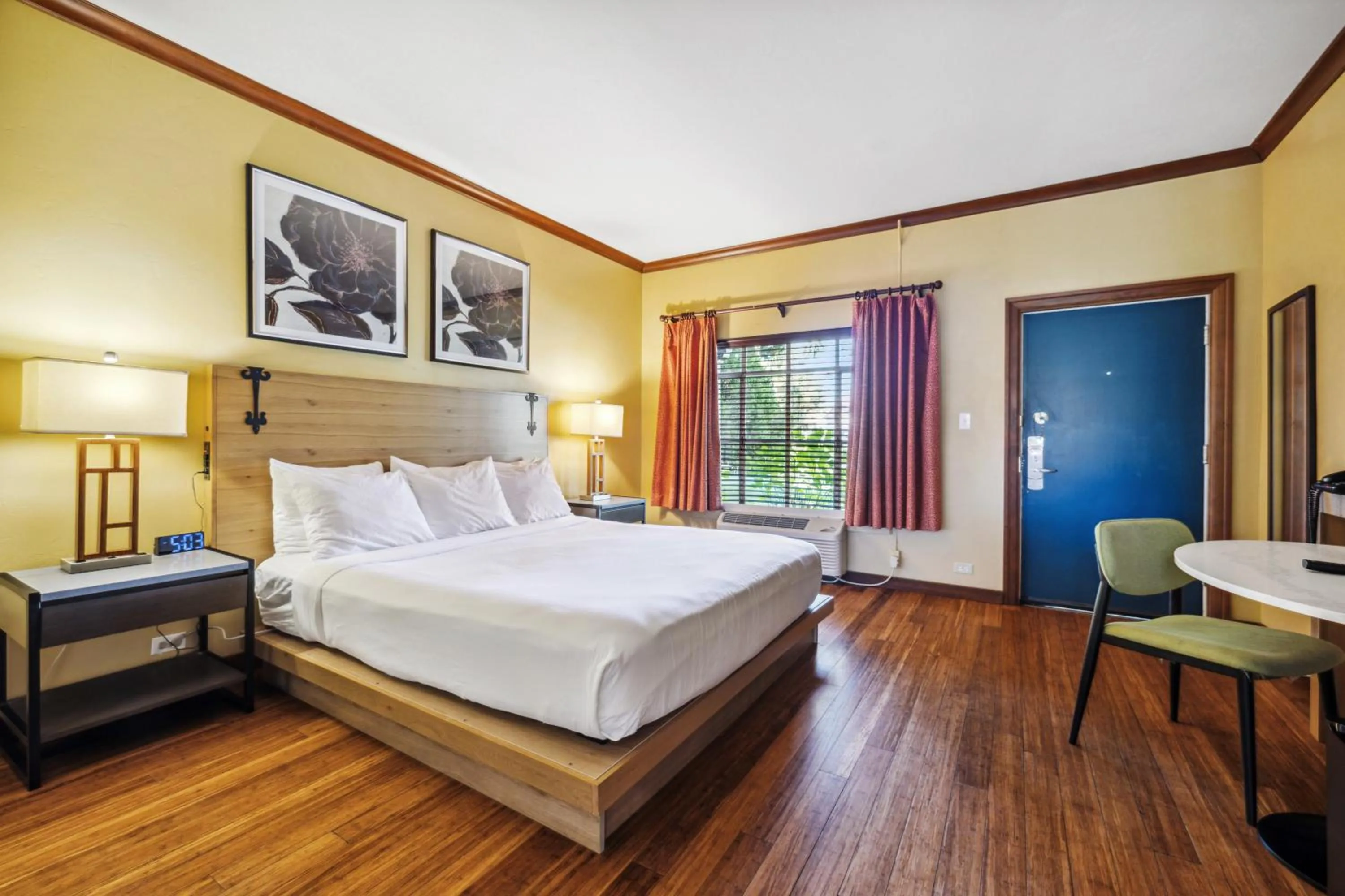 Bed in Inn Marin and Suites, an Ascend Collection Hotel