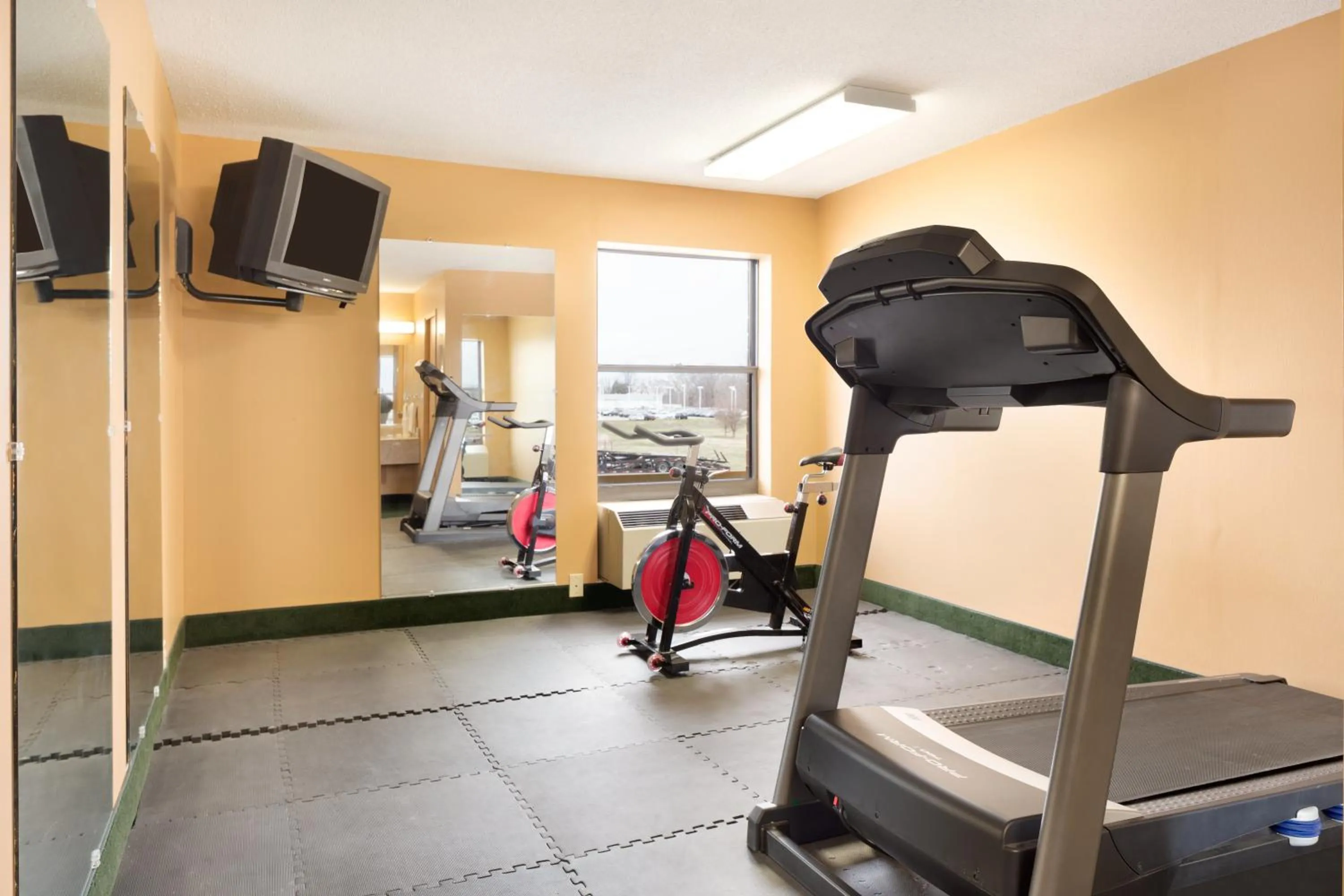 Day in Days Inn by Wyndham Anderson IN