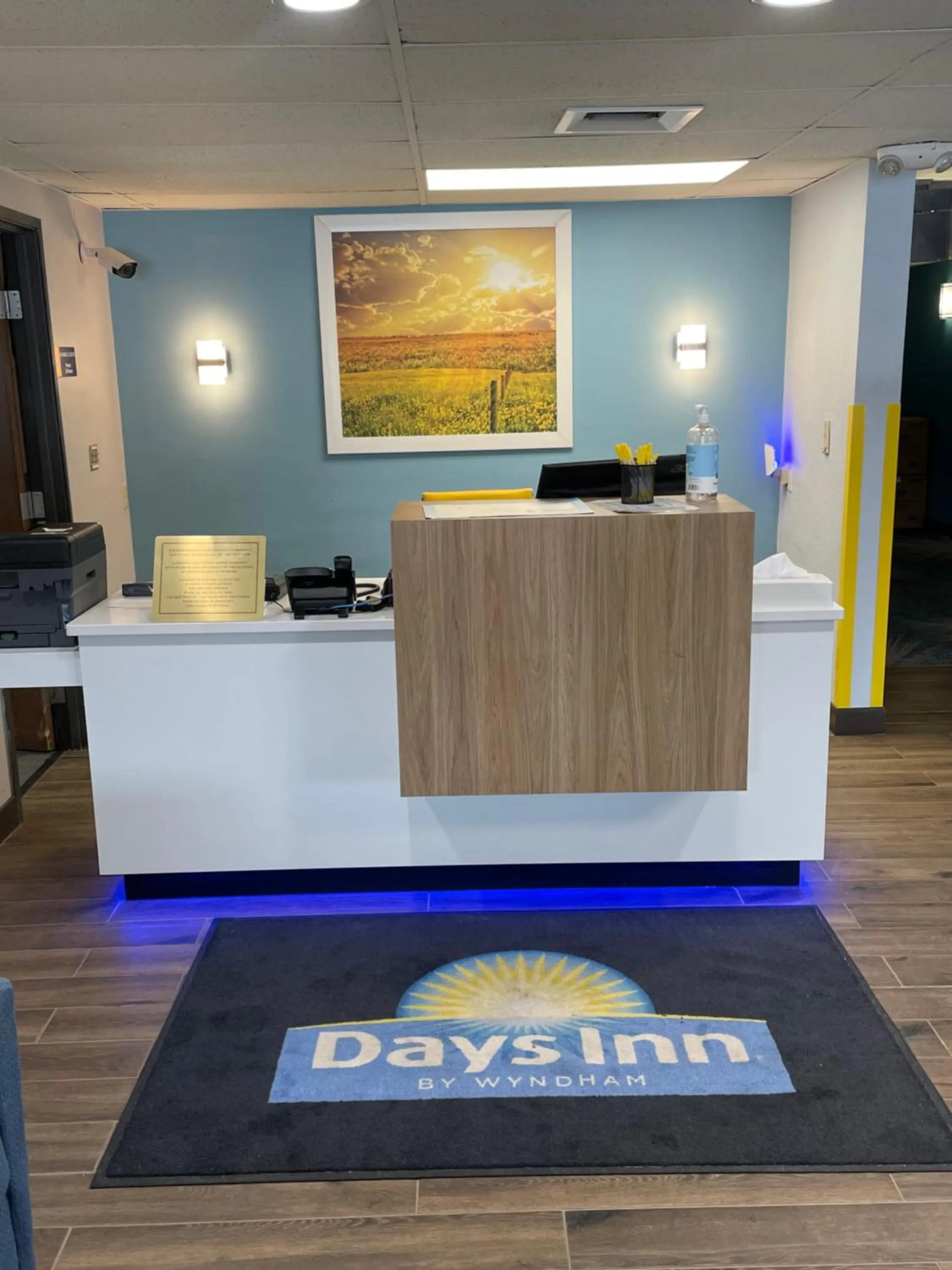 Lobby or reception in Days Inn by Wyndham Sioux Falls Airport