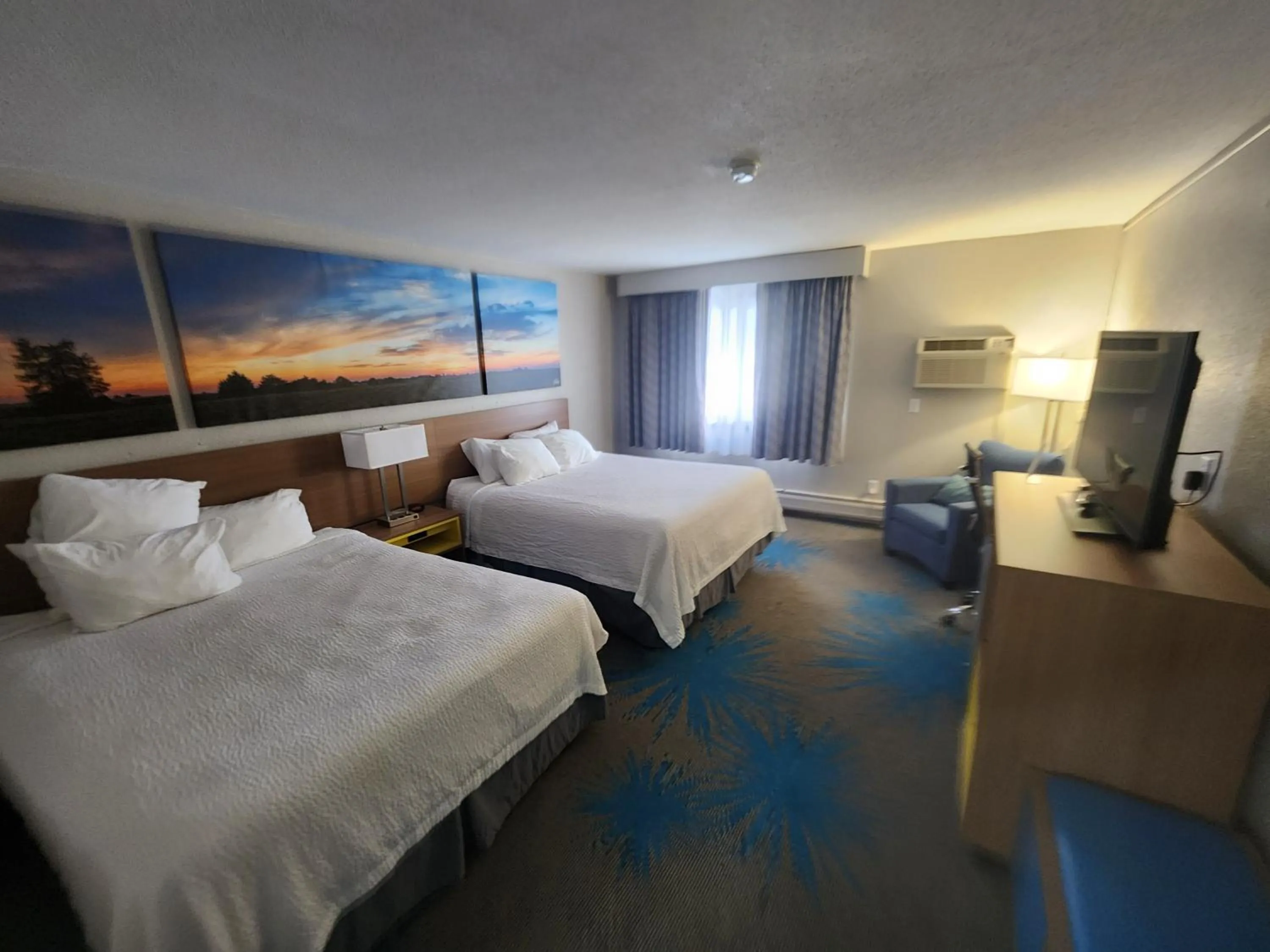 Bedroom, Bed in Days Inn by Wyndham Sioux Falls Airport