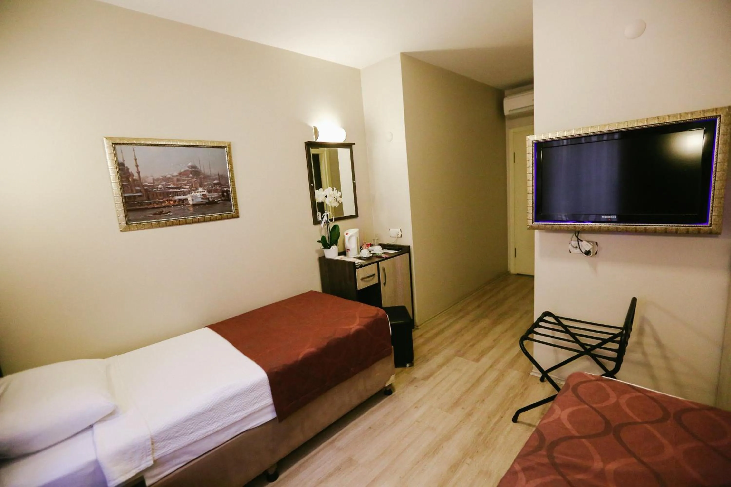 Bed in Canakkale Bogaz Hotel