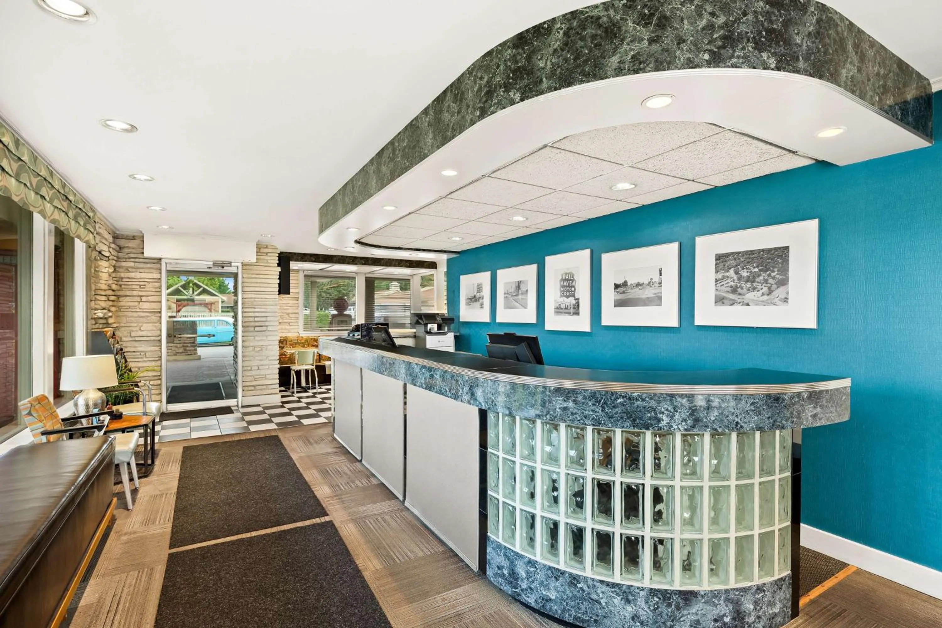 Lobby or reception in Best Western Route 66 Rail Haven