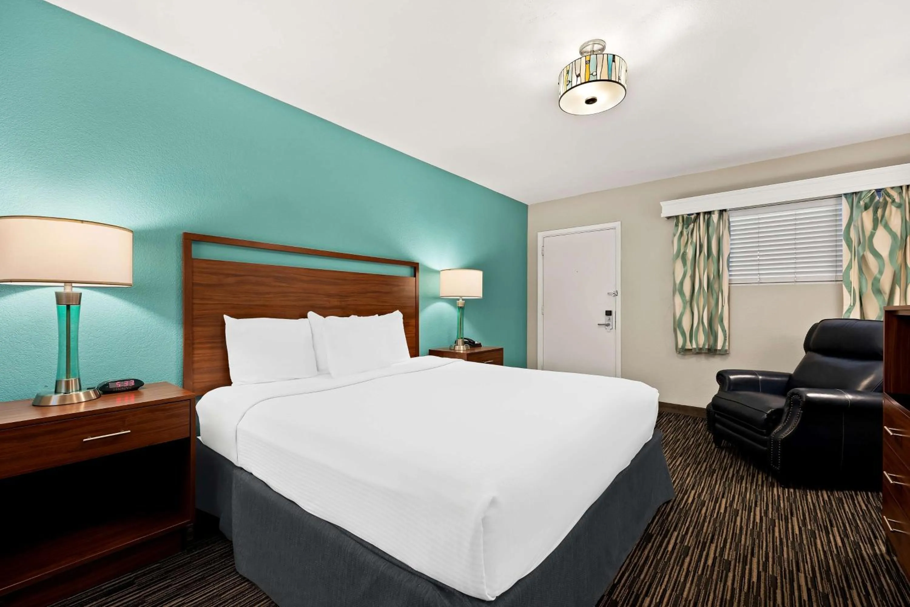 Bedroom, Bed in Best Western Route 66 Rail Haven