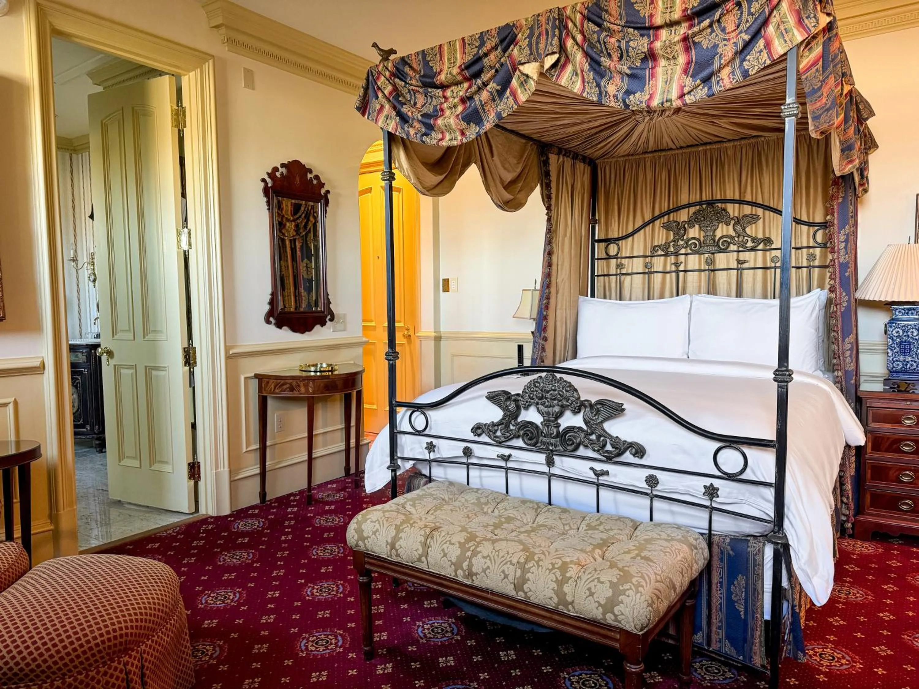 Bed in The Chanler at Cliff Walk