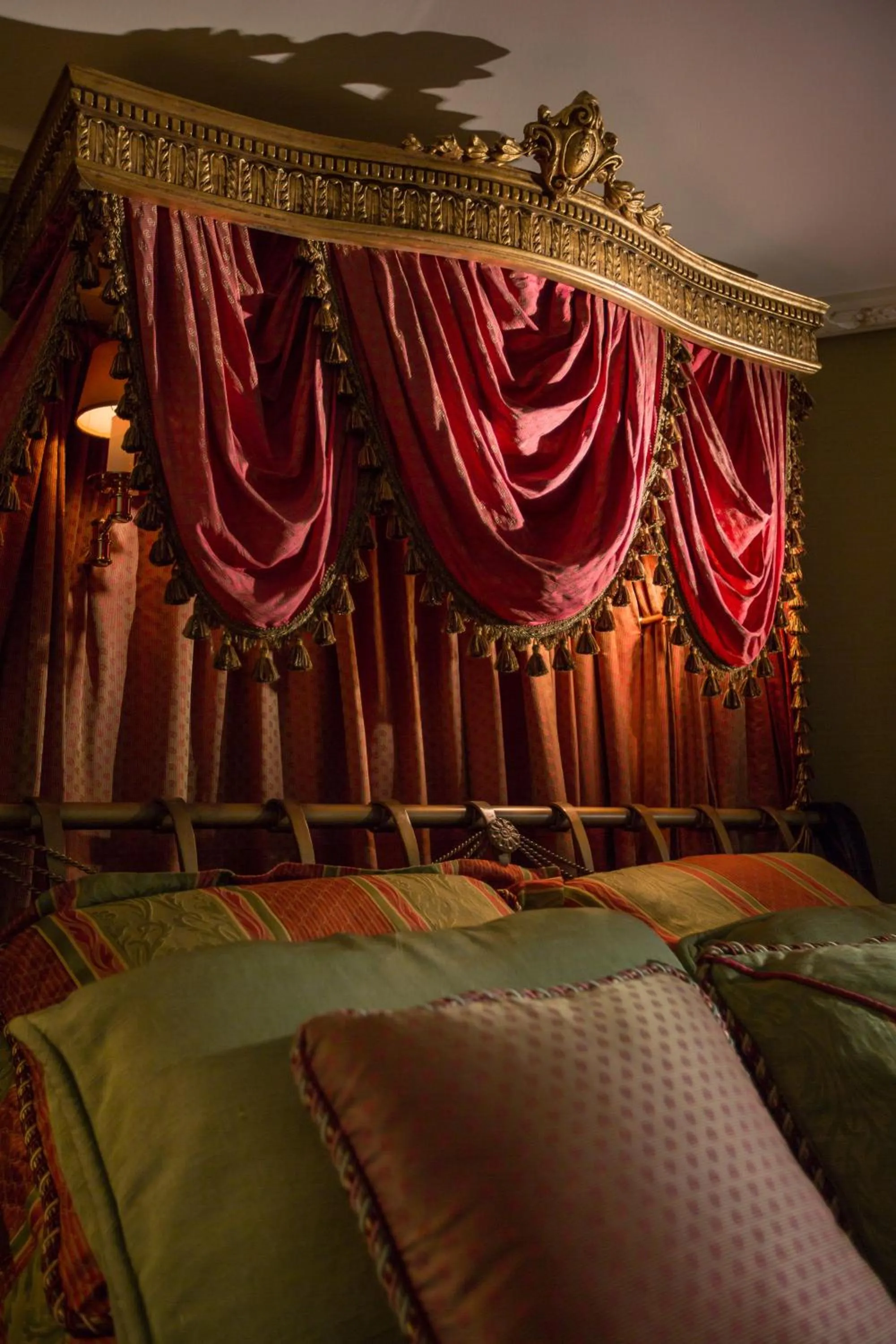 Bed in The Chanler at Cliff Walk