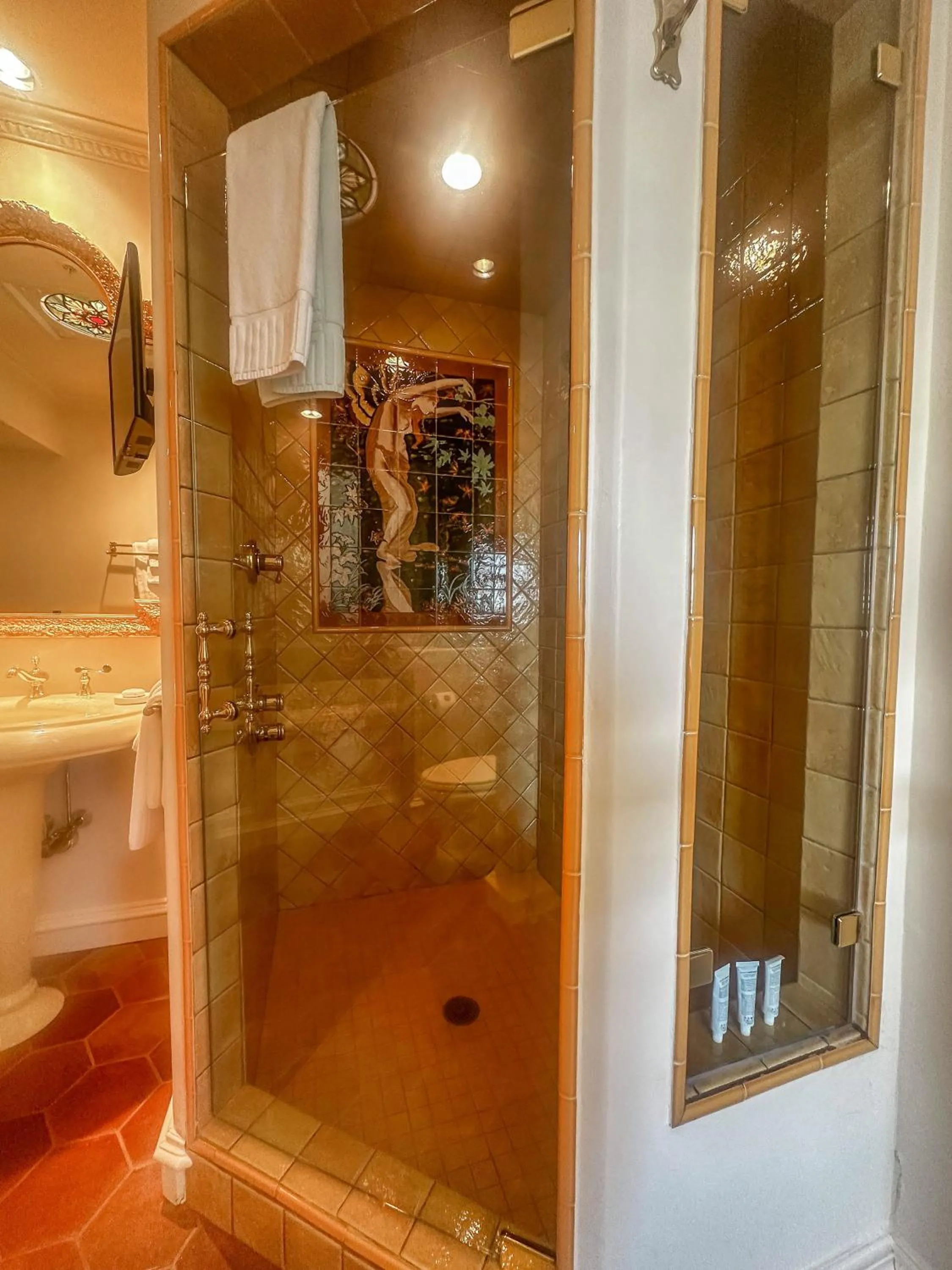 Shower in The Chanler at Cliff Walk