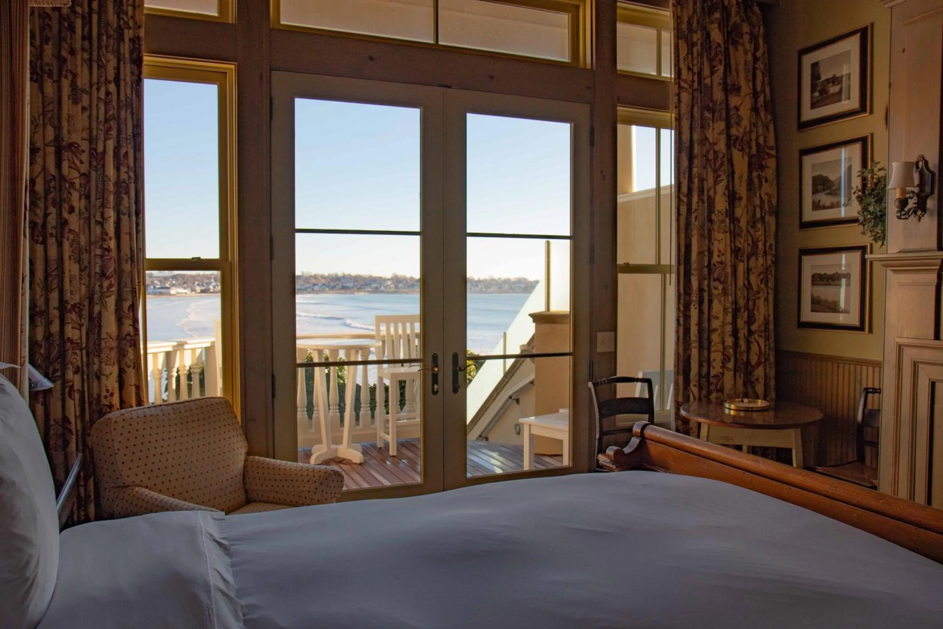 View (from property/room), Bed in The Chanler at Cliff Walk